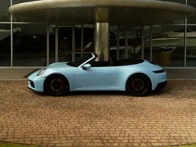 Porsche 911 view 2