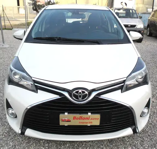 Toyota Yaris Yaris III 2015 5p 1.4 d-4d Lounge