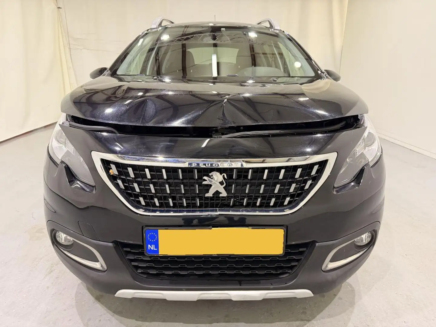 Peugeot 2008 1.2 GT-Line Automaat Navi/Clima Schwarz - 2