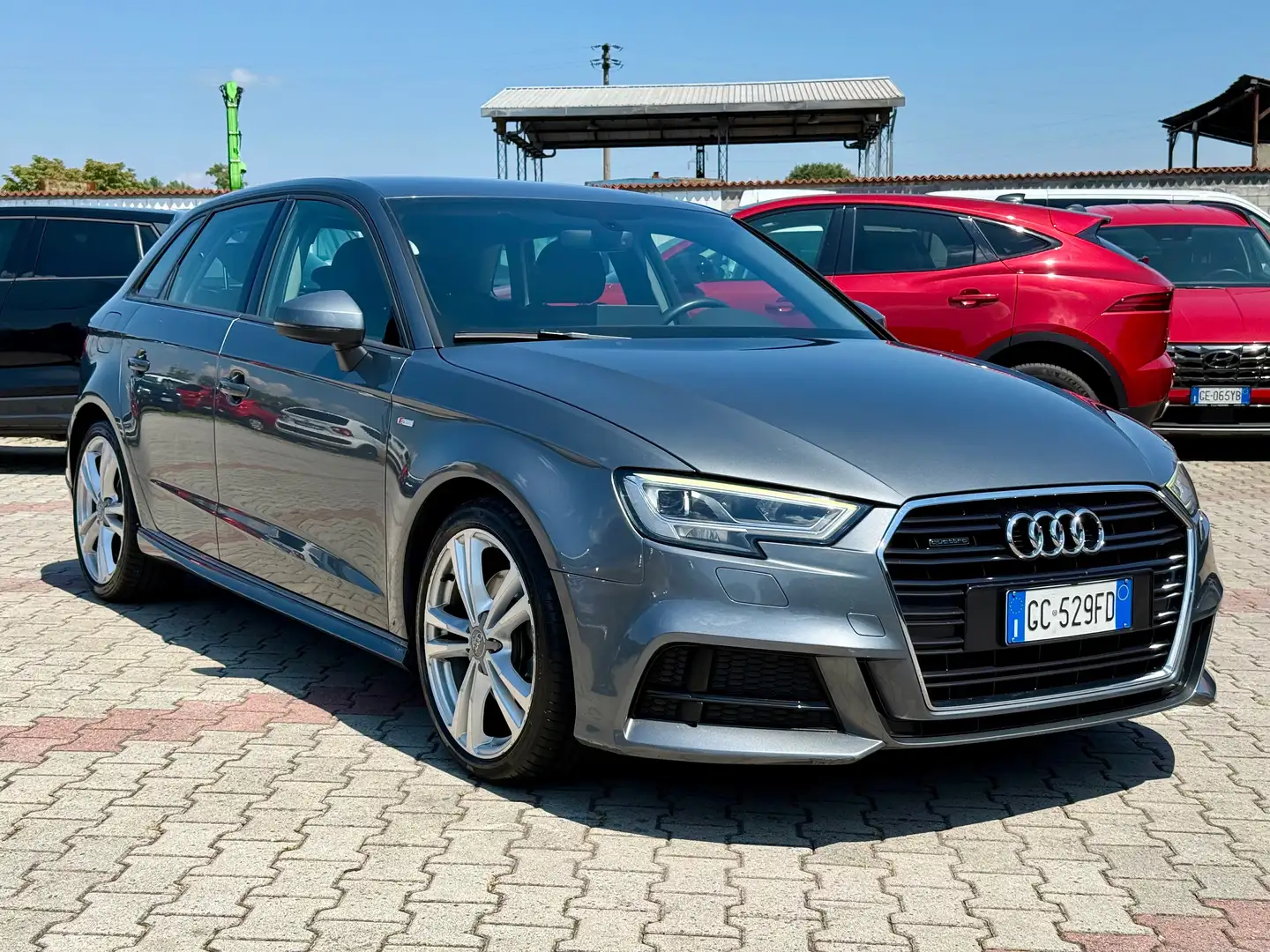 Audi A3 SPB 2.0 tfsi Sport quattro 190cv s-tronic S-Line Grigio - 2