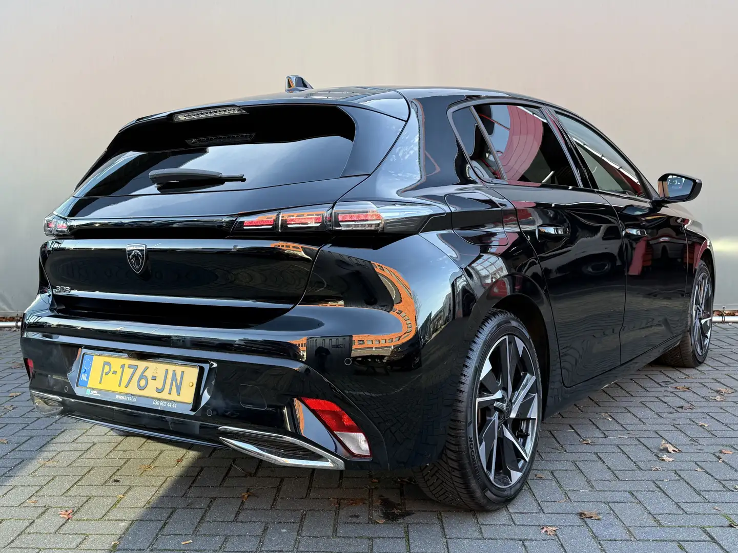 Peugeot 308 1.2 PureTech Allure Pack Business Zwart - 2