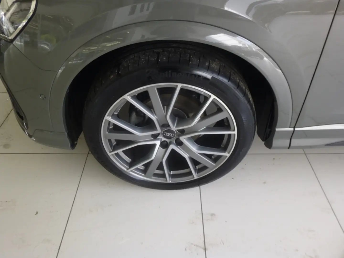 Audi Q3 35 TFSI S line 1.5 EU6d Grau - 2