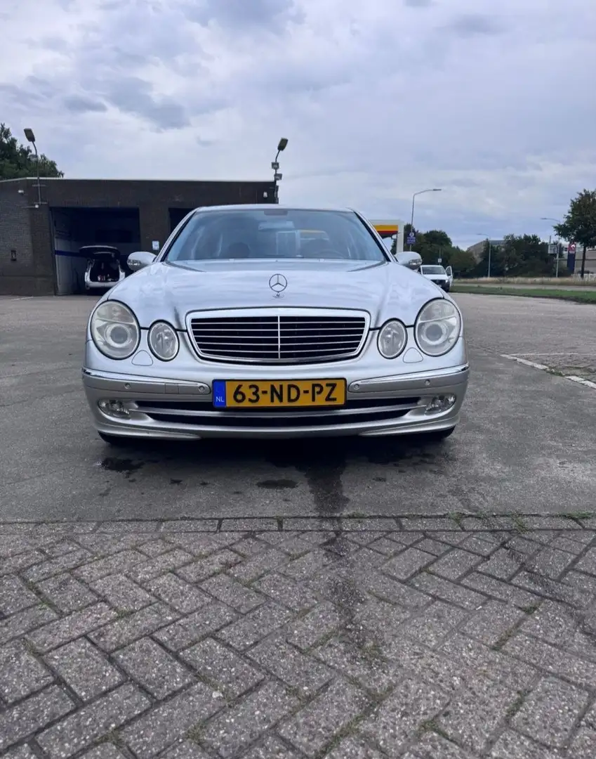 Mercedes-Benz E 240 T 4Matic Avantgarde Zilver - 1