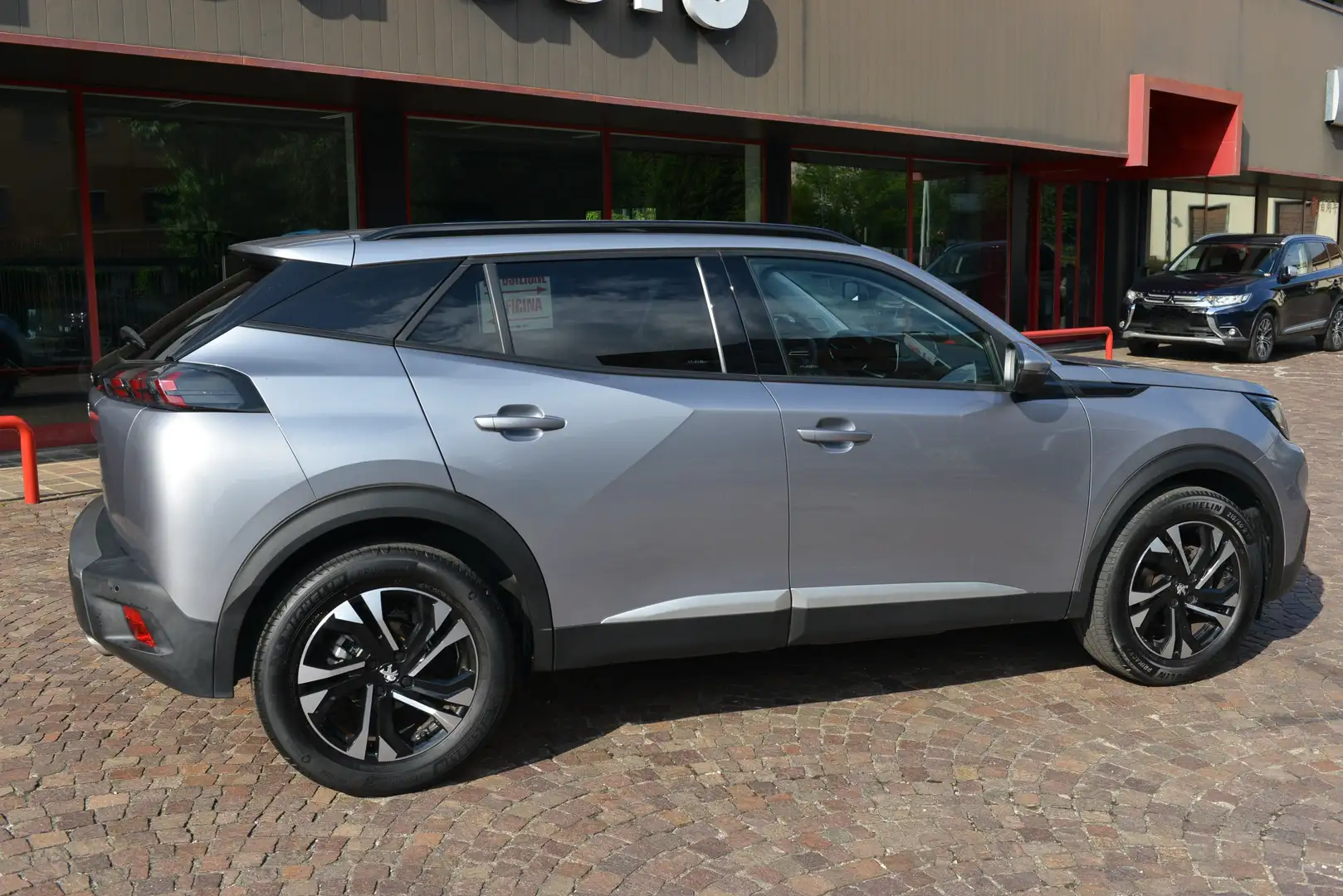Peugeot 2008 2008 II 2020 1.5 bluehdi Allure Pack s Argento - 2