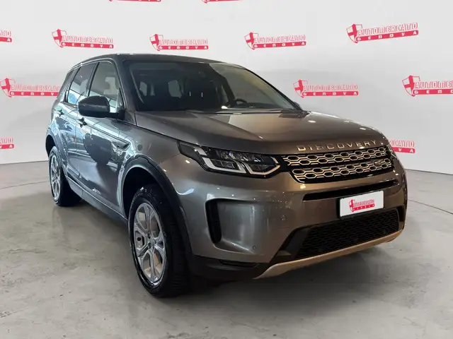 Land Rover Discovery Sport view 5
