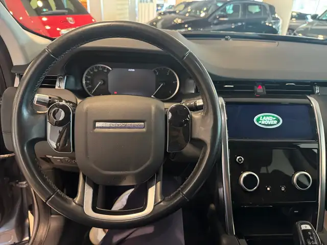 Land Rover Discovery Sport view 13
