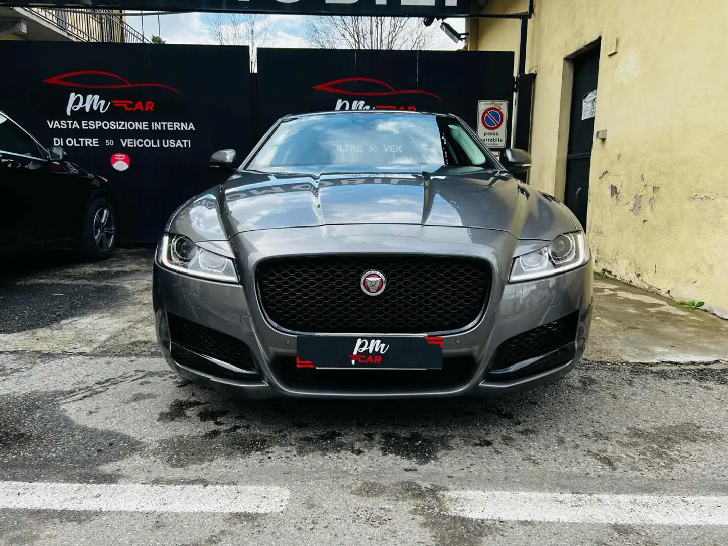 Jaguar XF 2.0 D 180 CV aut. Portfolio Gris - 2