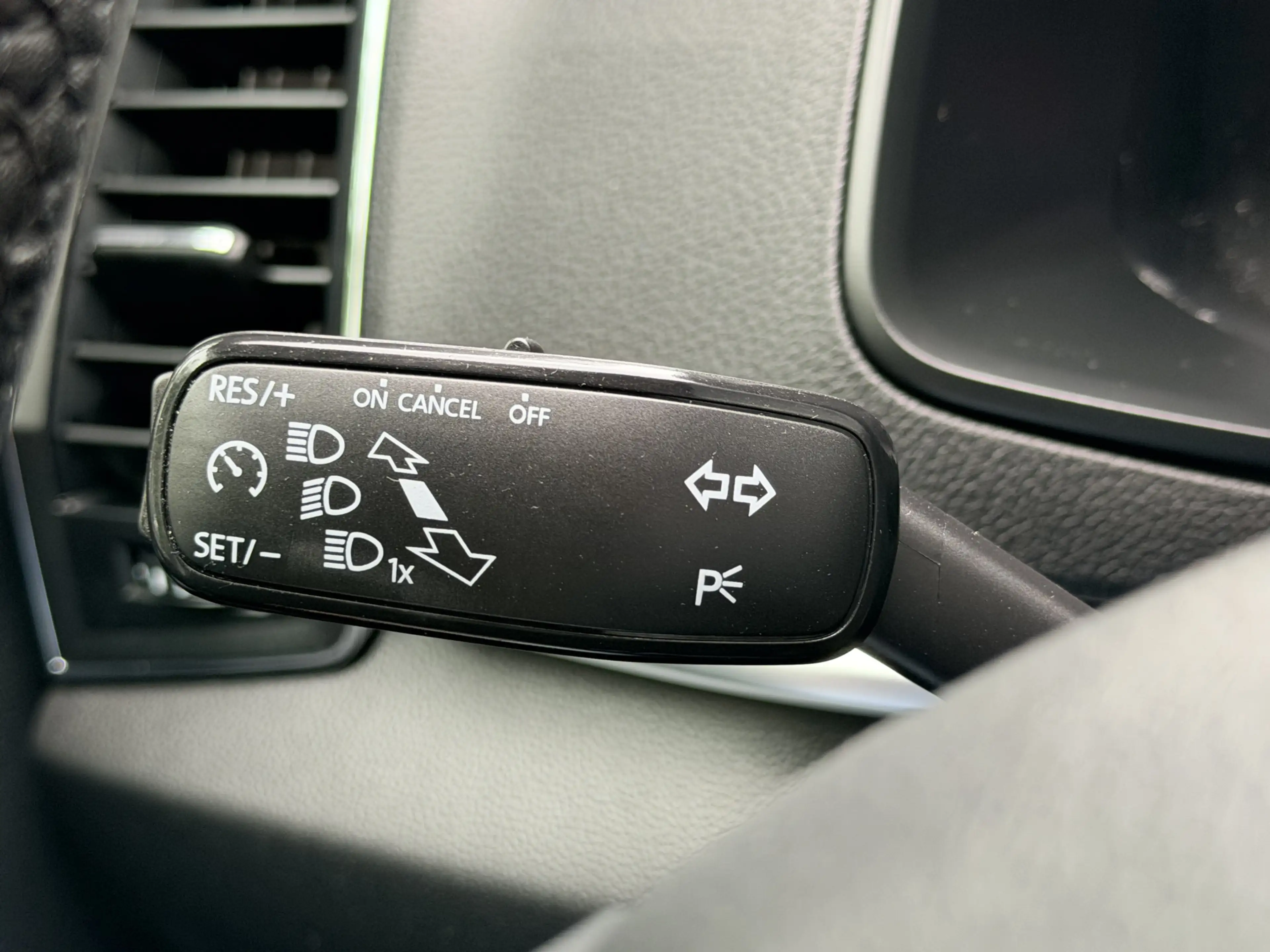 Skoda Karoq 1.5 TSI 150pk DSG ACT Business Edition Camera Navi — photo 14