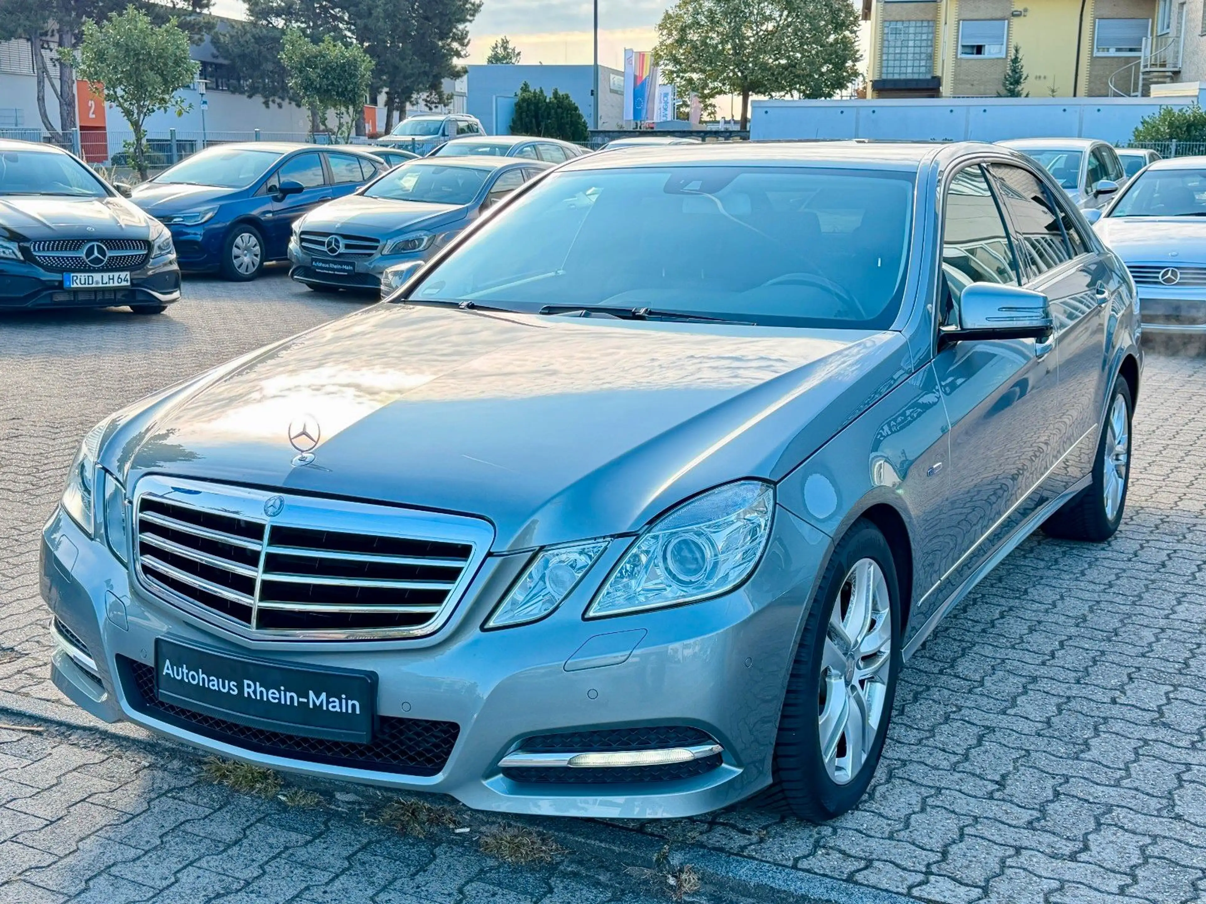Mercedes-Benz E 250 Avantgarde*Nav*Bi-Xen*Shz*T-Leder* — photo 10
