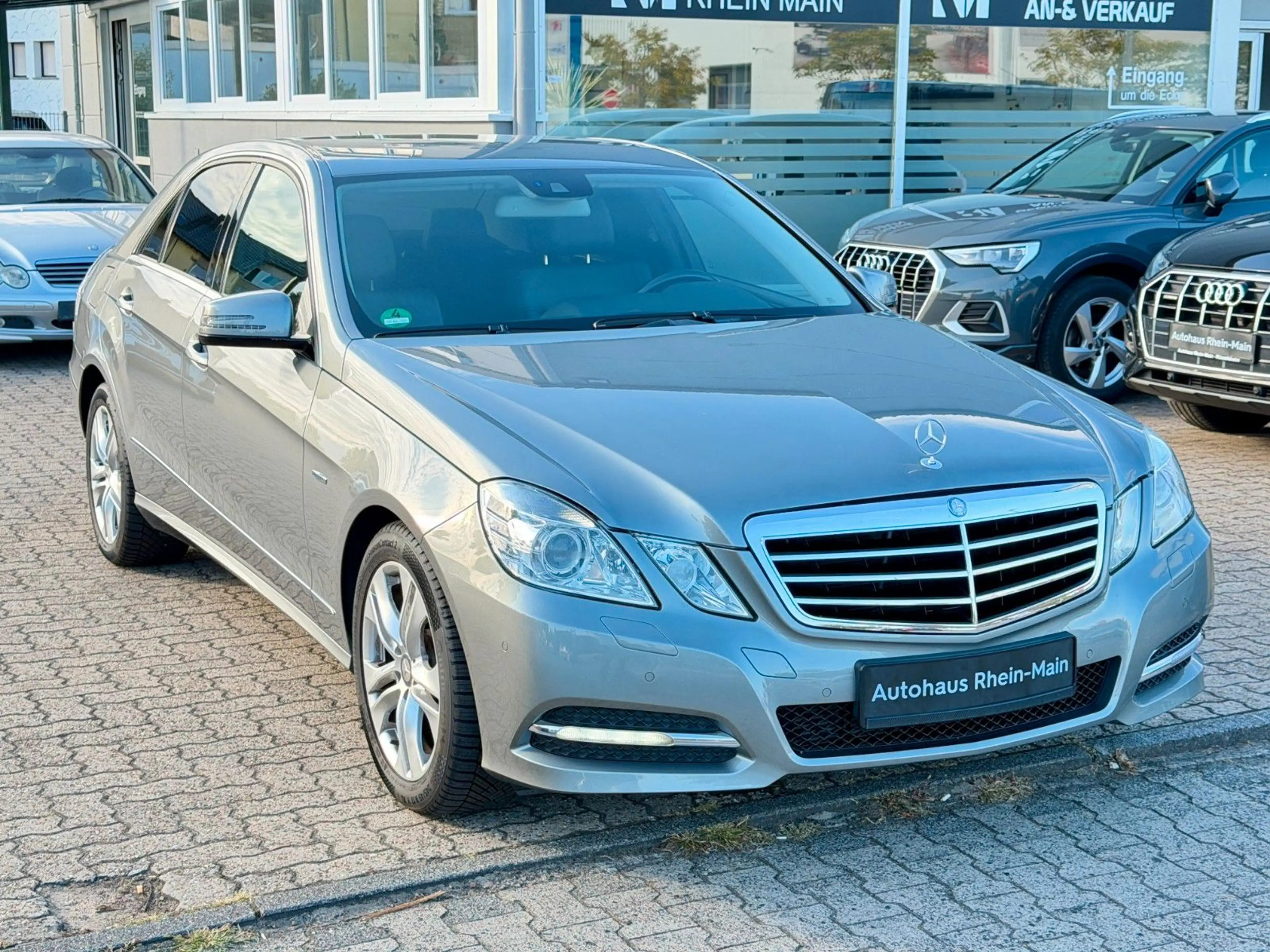 Mercedes-Benz E 250 Avantgarde*Nav*Bi-Xen*Shz*T-Leder* — photo 9