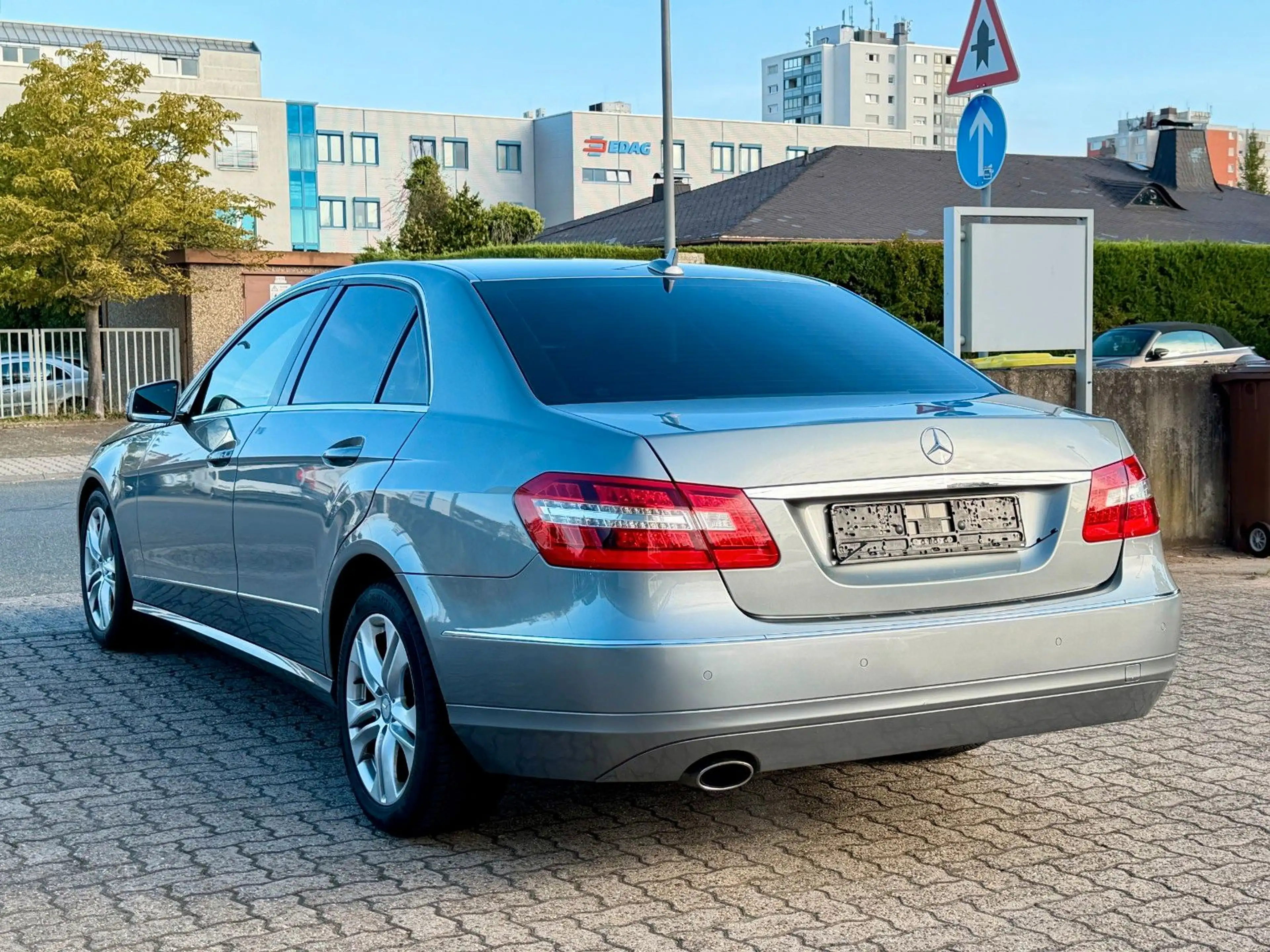 Mercedes-Benz E 250 Avantgarde*Nav*Bi-Xen*Shz*T-Leder* — photo 5