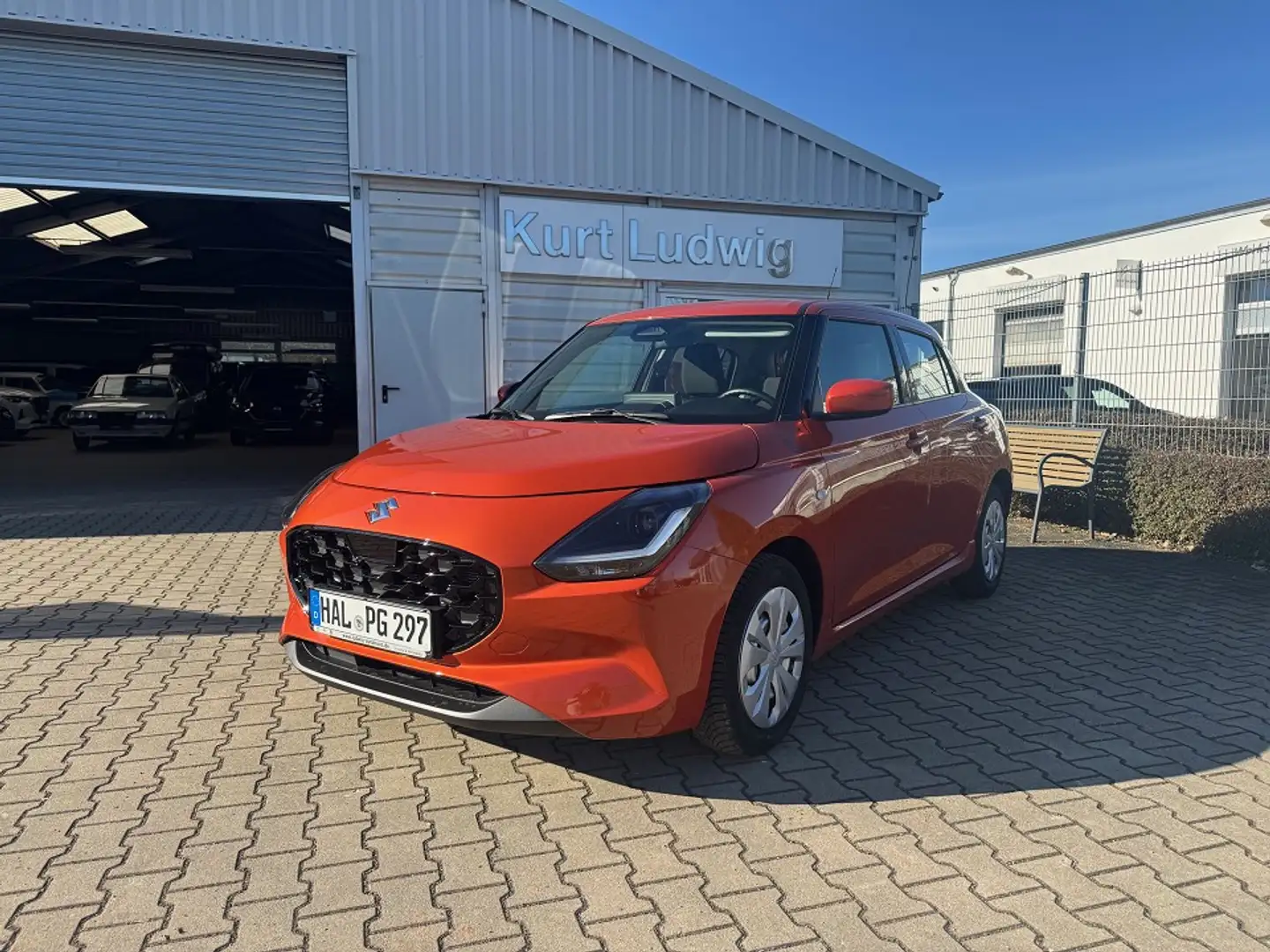 Suzuki Swift Club MT 1.2 Mild-Hybrid Orange - 2
