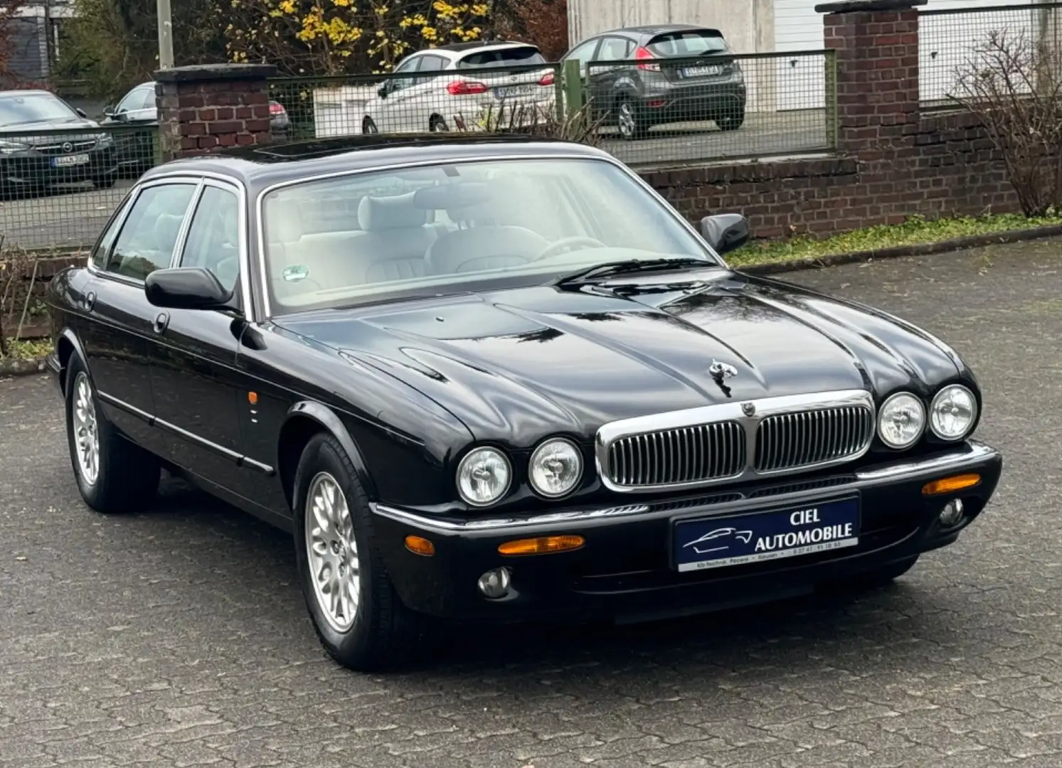 Jaguar XJ Sovereign 4.0 V8 Lang /4xSHZ /Schiebedach Negro - 1