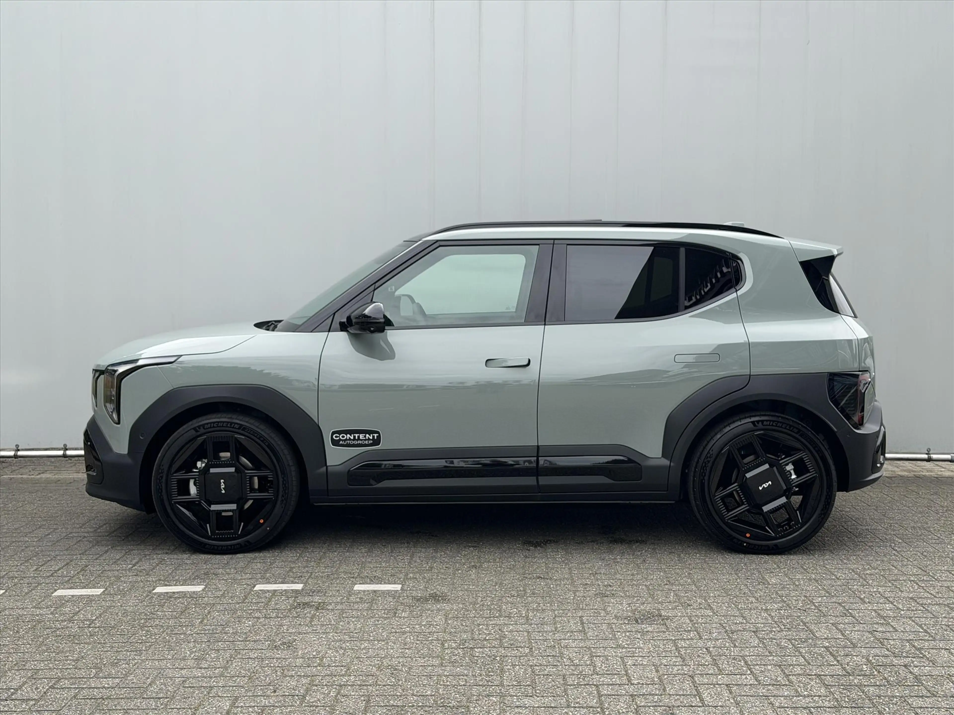 Kia EV2 61 kWh 135pk (5-zits) Black-Line — photo 2