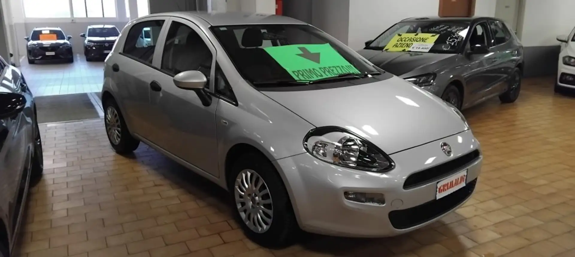 Fiat Punto 1.2 8V 5 porte Street Argento - 1