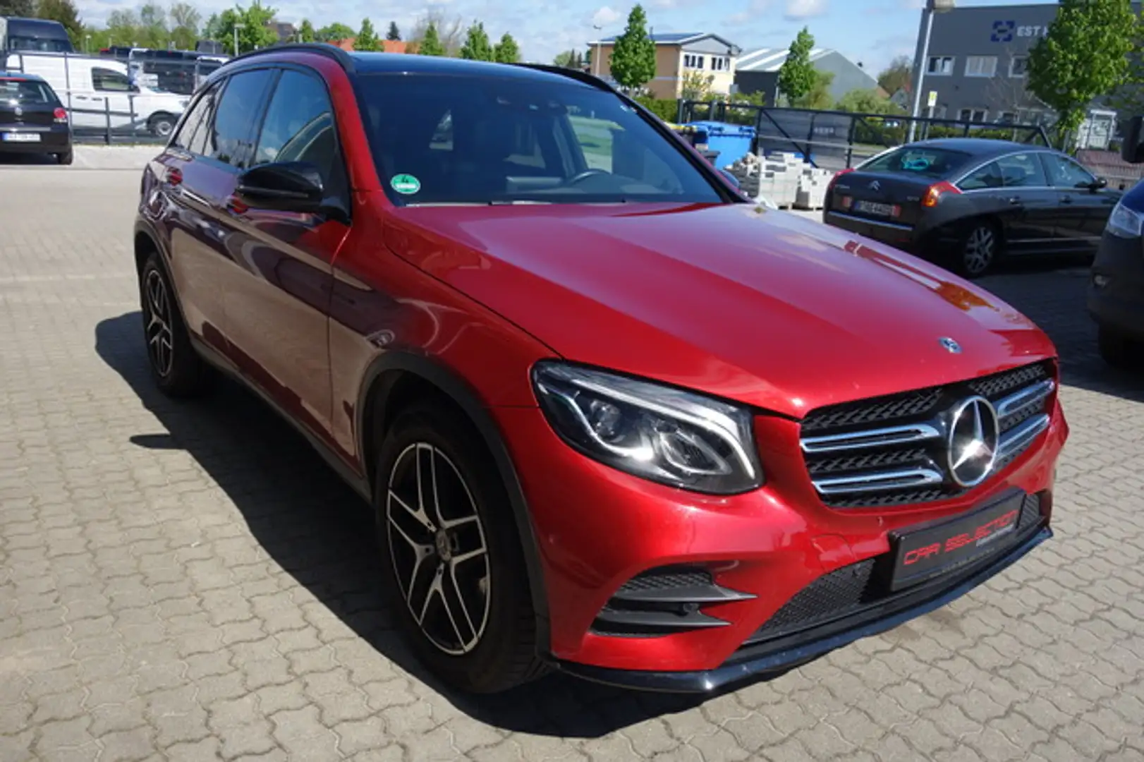 Mercedes-Benz GLC 250 d 4Mat AMG NIGHT COMAND/PANO/HUD/BURM/9G Červená - 2
