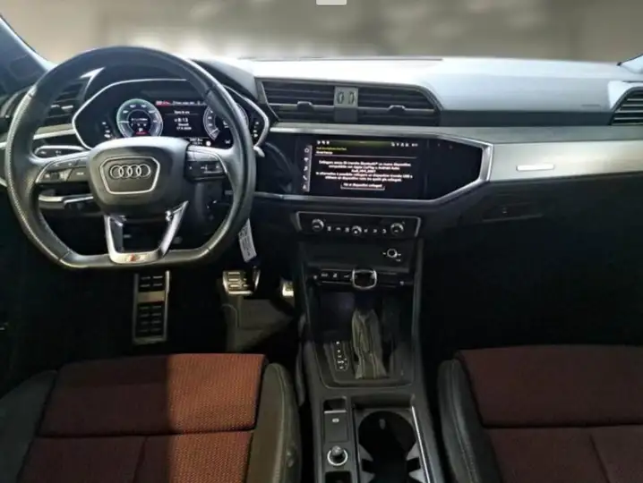 Audi Q3 Sportback 45 TFSI e S tronic Black Line 2021, foto 4