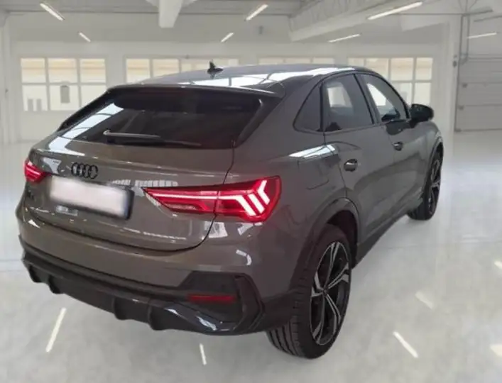 Audi Q3 Sportback 45 TFSI e S tronic Black Line 2021, foto 3