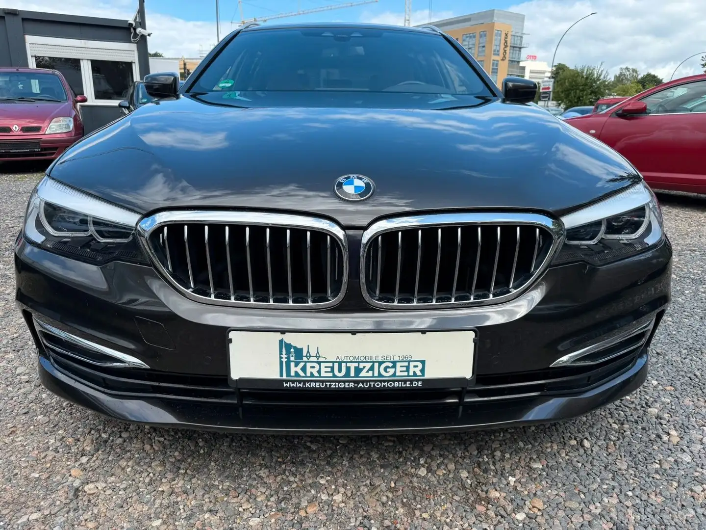 BMW 520 i Luxury Line Schwarz - 2