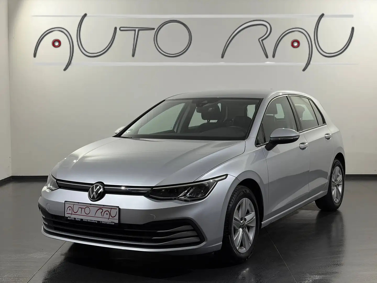 Volkswagen Golf 8 Limo. 2.0 TDI SCR Life *LED*NAVI*PDC* Silber - 1