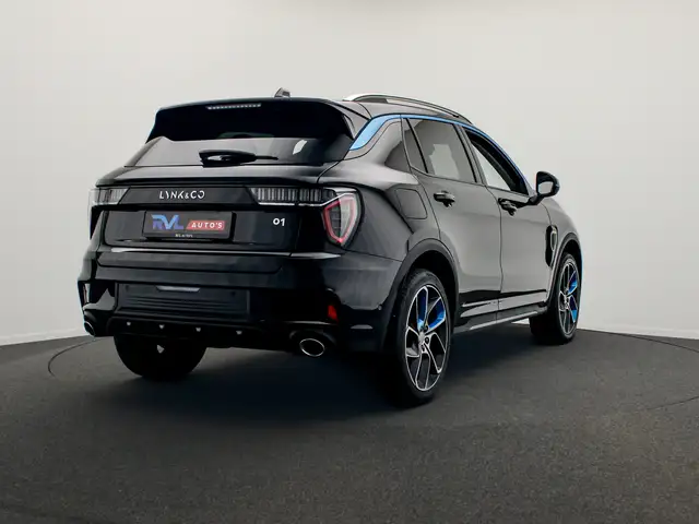 Lynk & Co 01 view 23