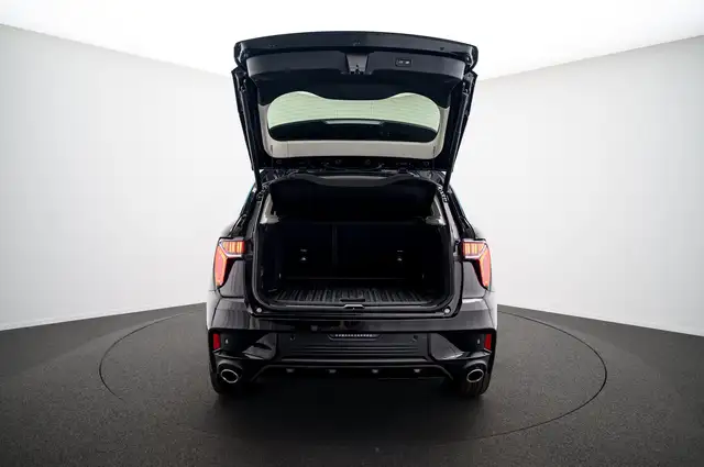 Lynk & Co 01 view 19
