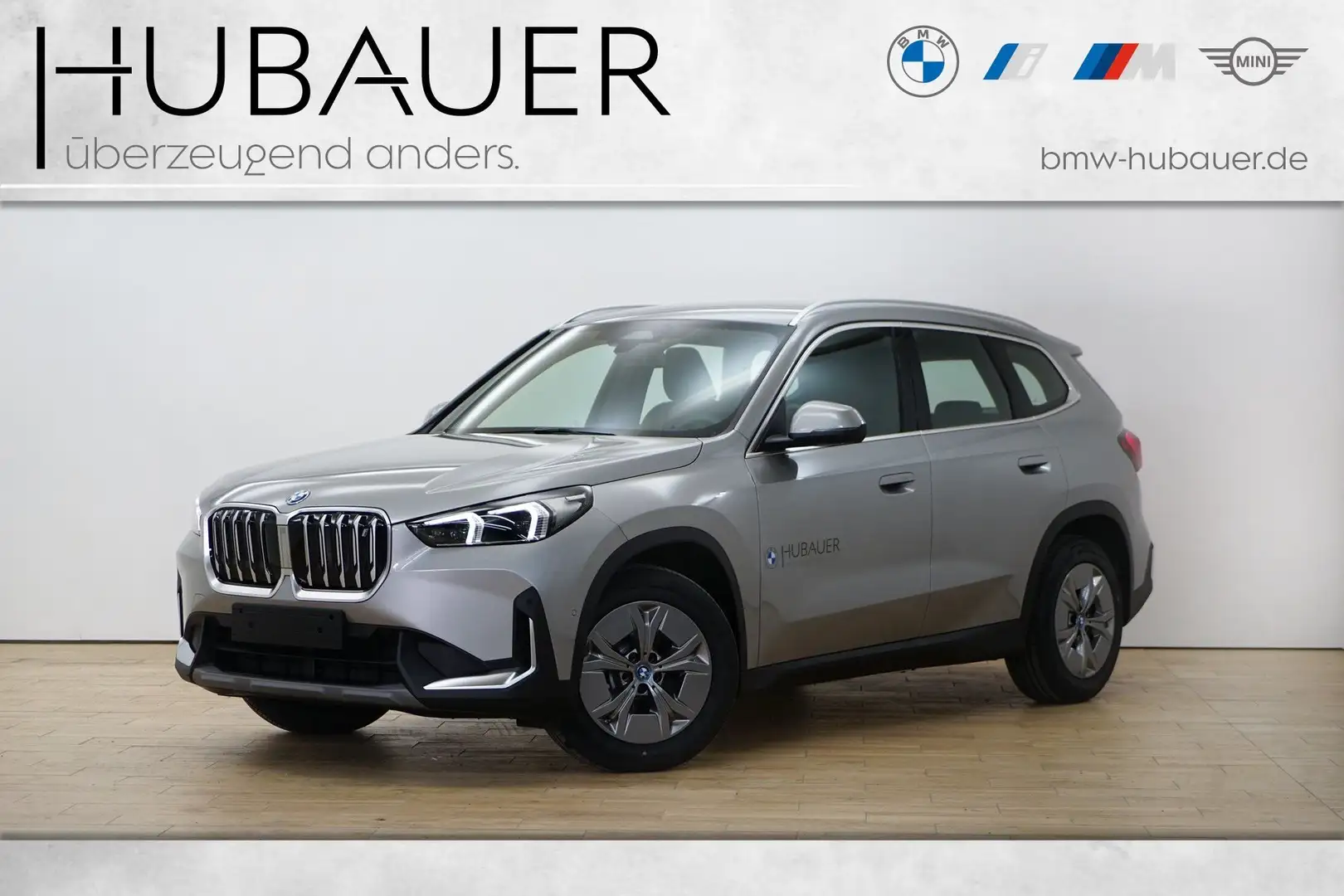 BMW iX1 xDrive30 [Navi, RFK, SHZ, LED, 17" LMR] Stříbrná - 1