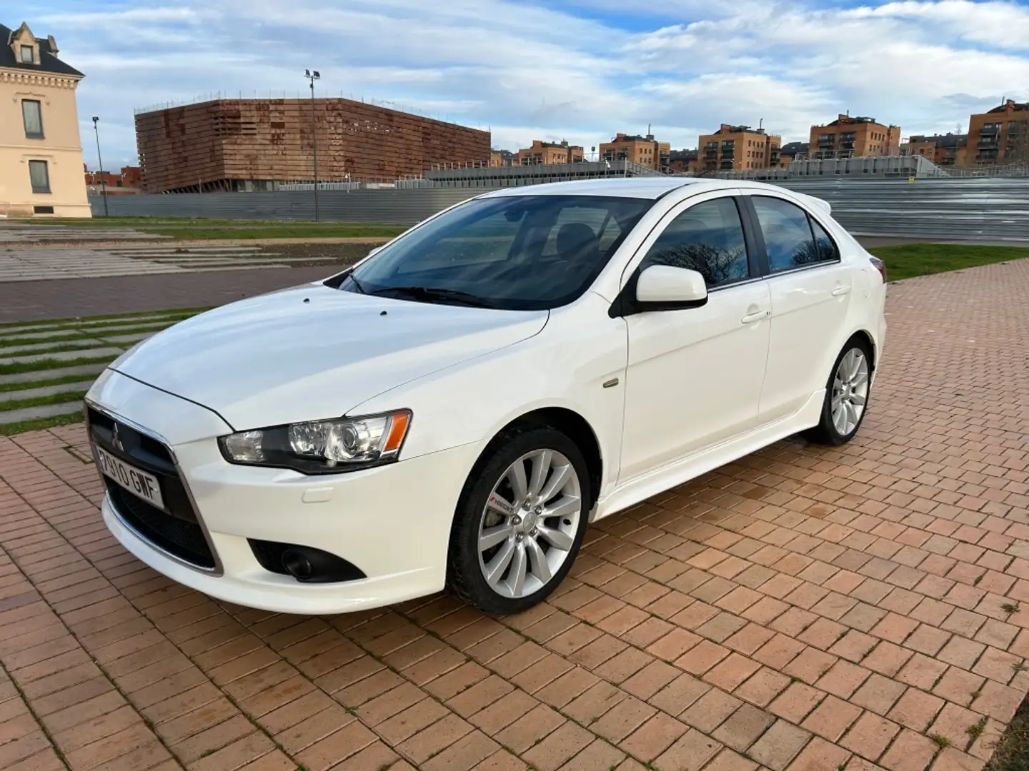 Mitsubishi Lancer Sportback 2.0DI-D Motion Blanco - 1