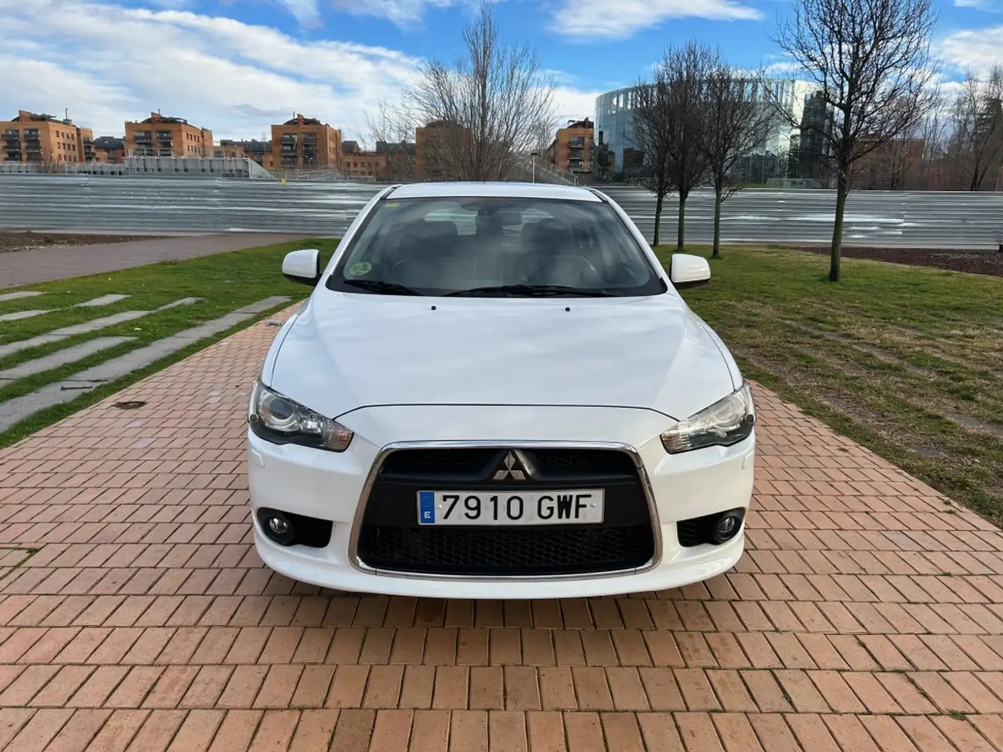 Mitsubishi Lancer Sportback 2.0DI-D Motion Blanco - 2