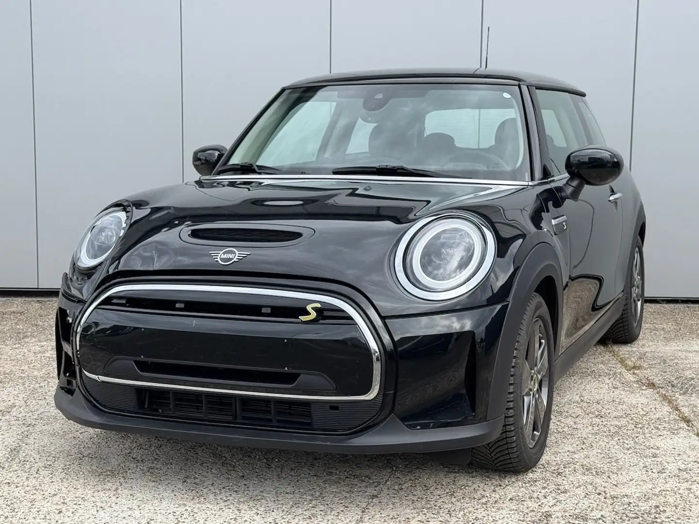 MINI Cooper SE Essential Trim *NAVI*LED*PDC* Schwarz - 1