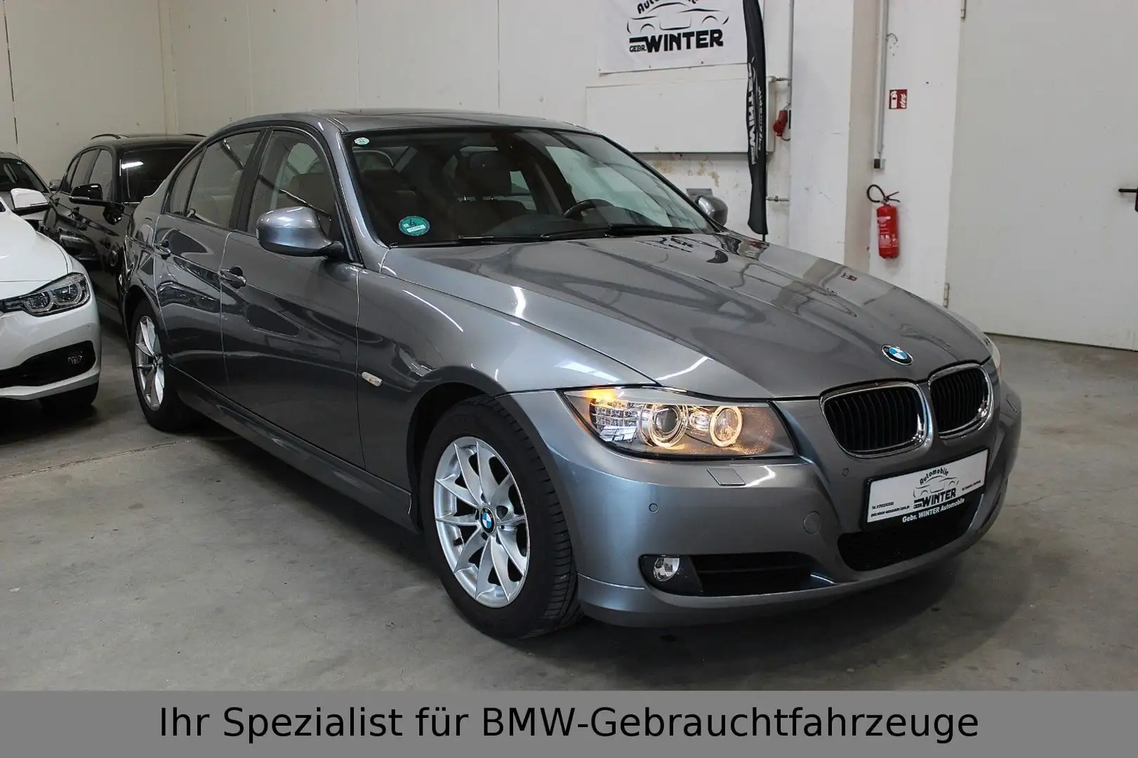 BMW 318 i Facelift Automatik*Keyless-Go*Vollleder Grau - 1