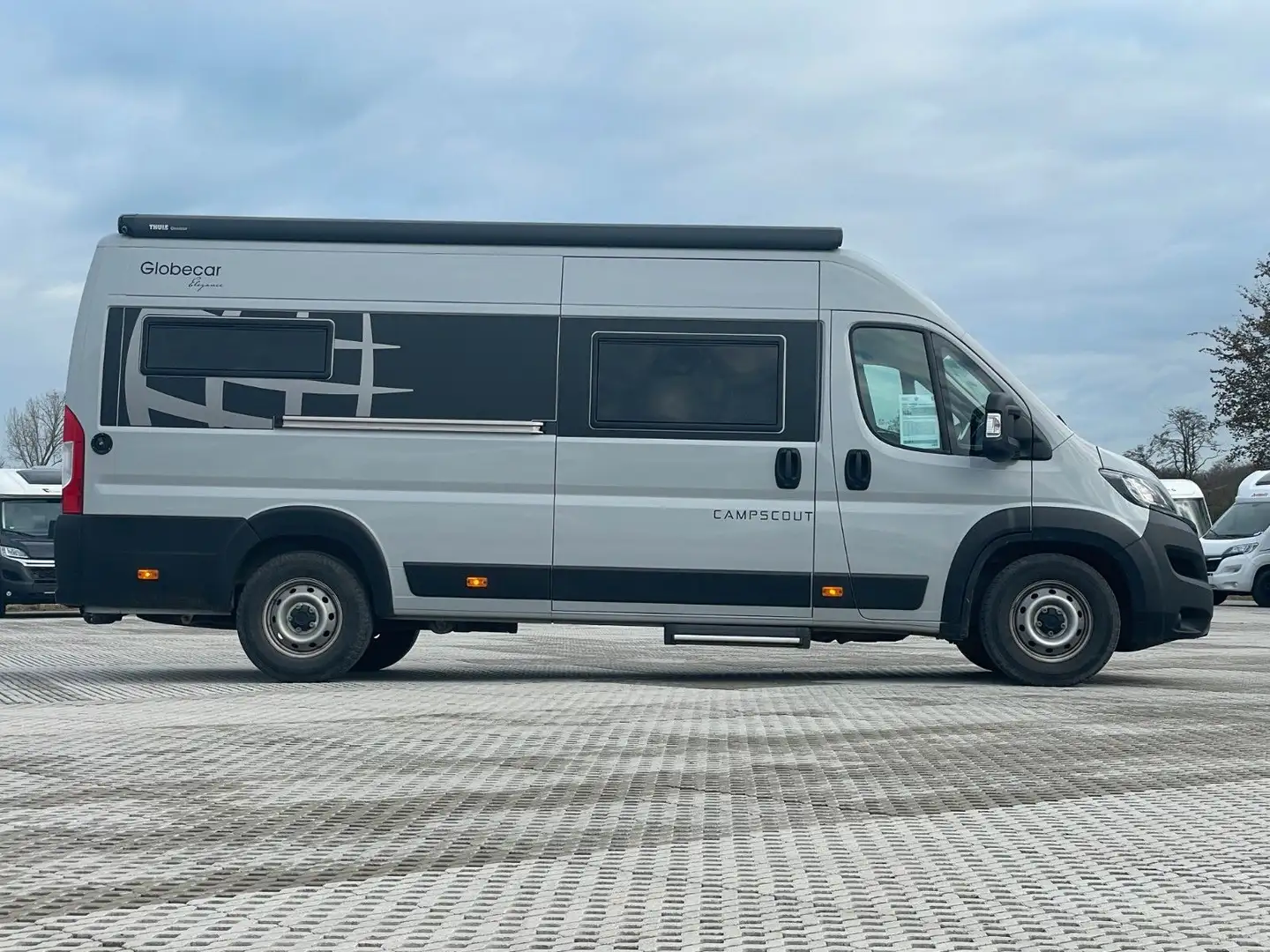 Globecar Campscout / Pössl Roadcruiser *160PS**Navi/RFK* Grau - 2