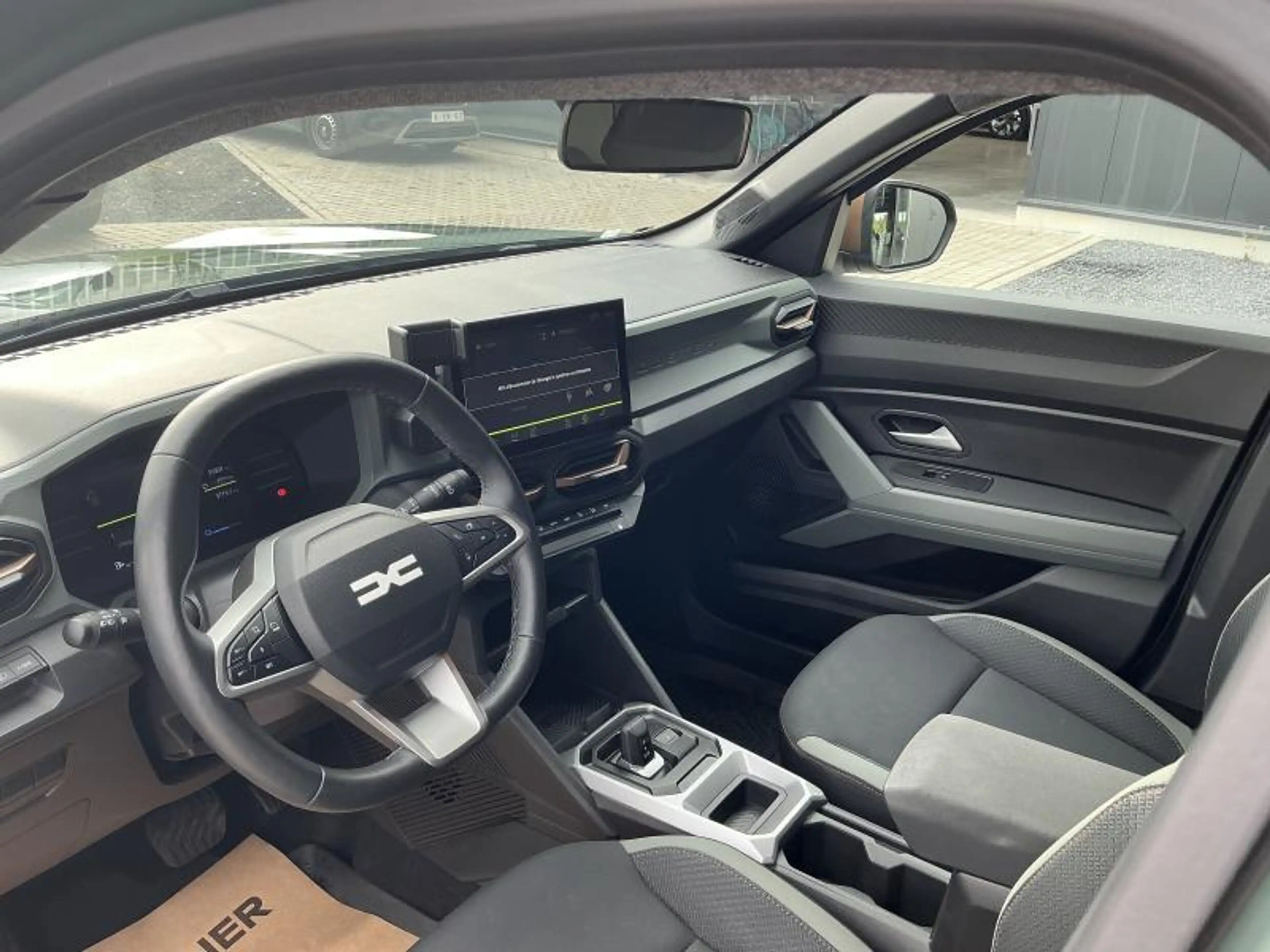 Dacia Duster III Extreme Hybride 140 — photo 12