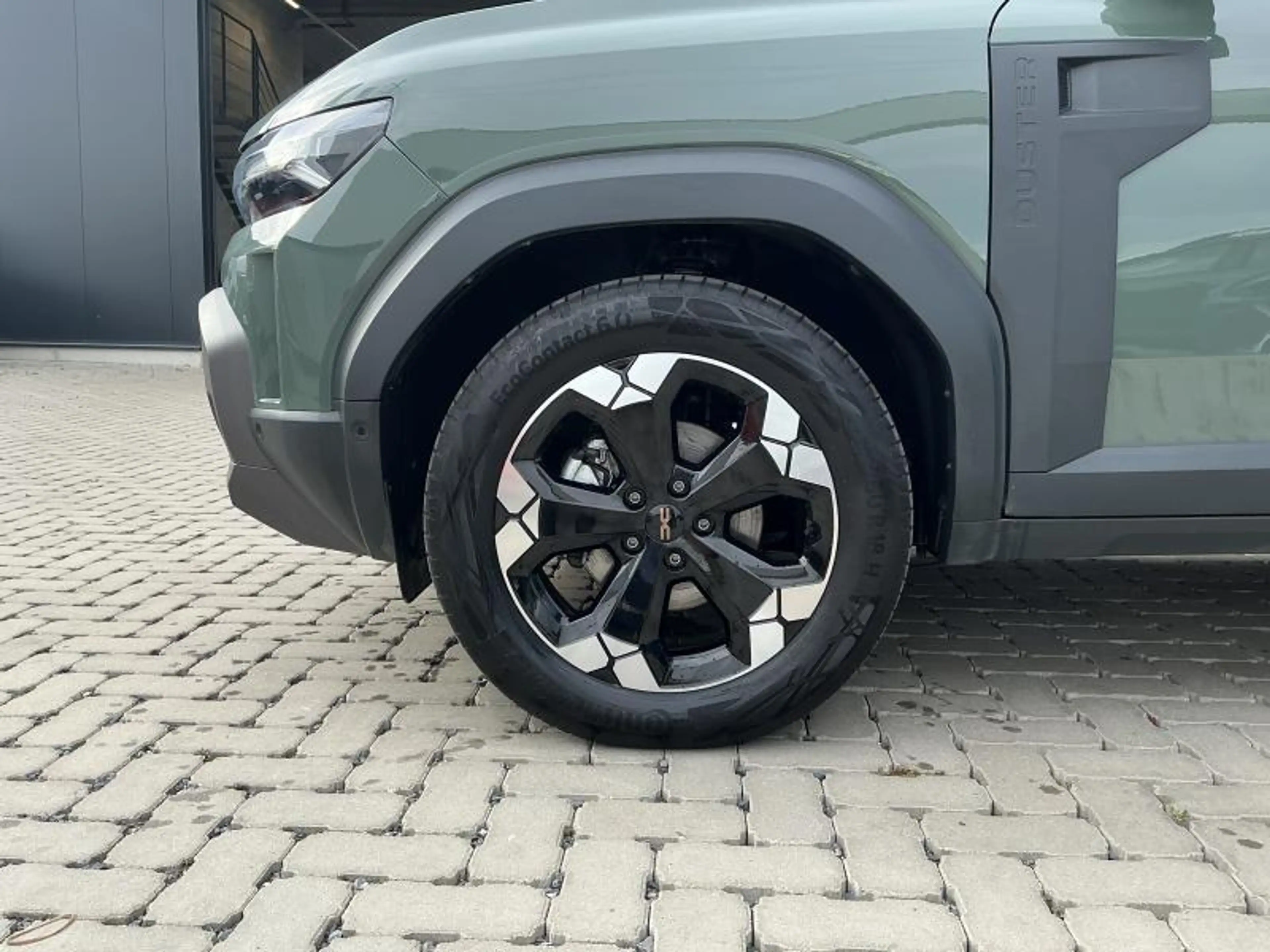 Dacia Duster III Extreme Hybride 140 — photo 9
