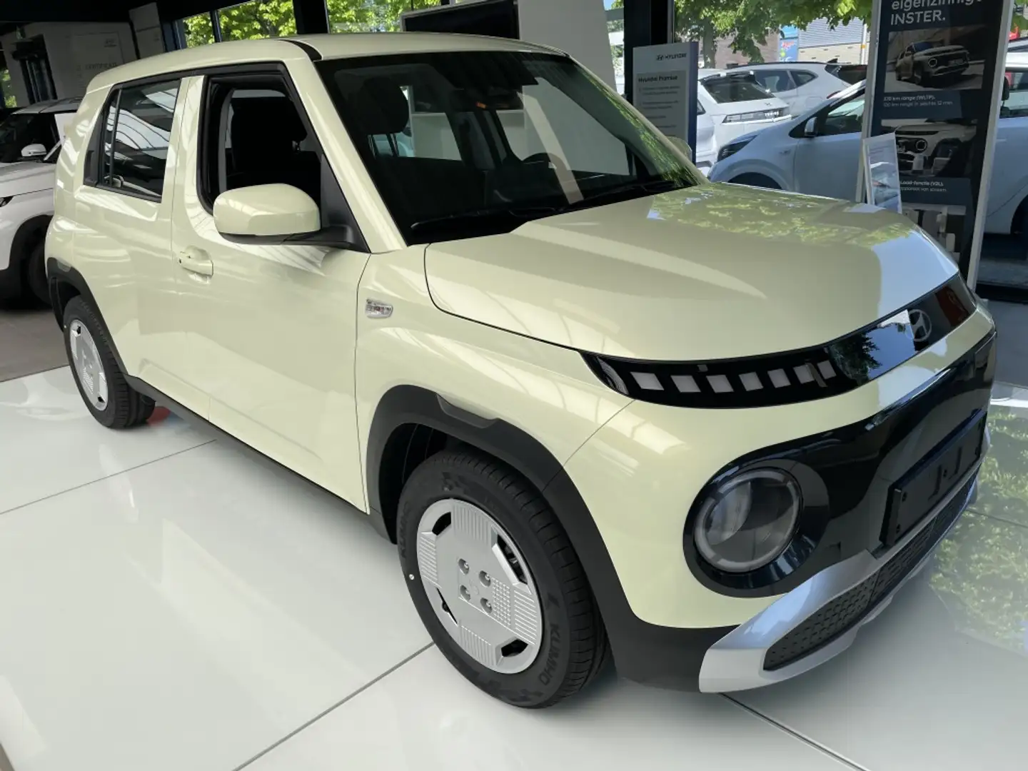 Hyundai Inster E-Motion 49 kWh "Voorraad deal!" Жовтий - 2