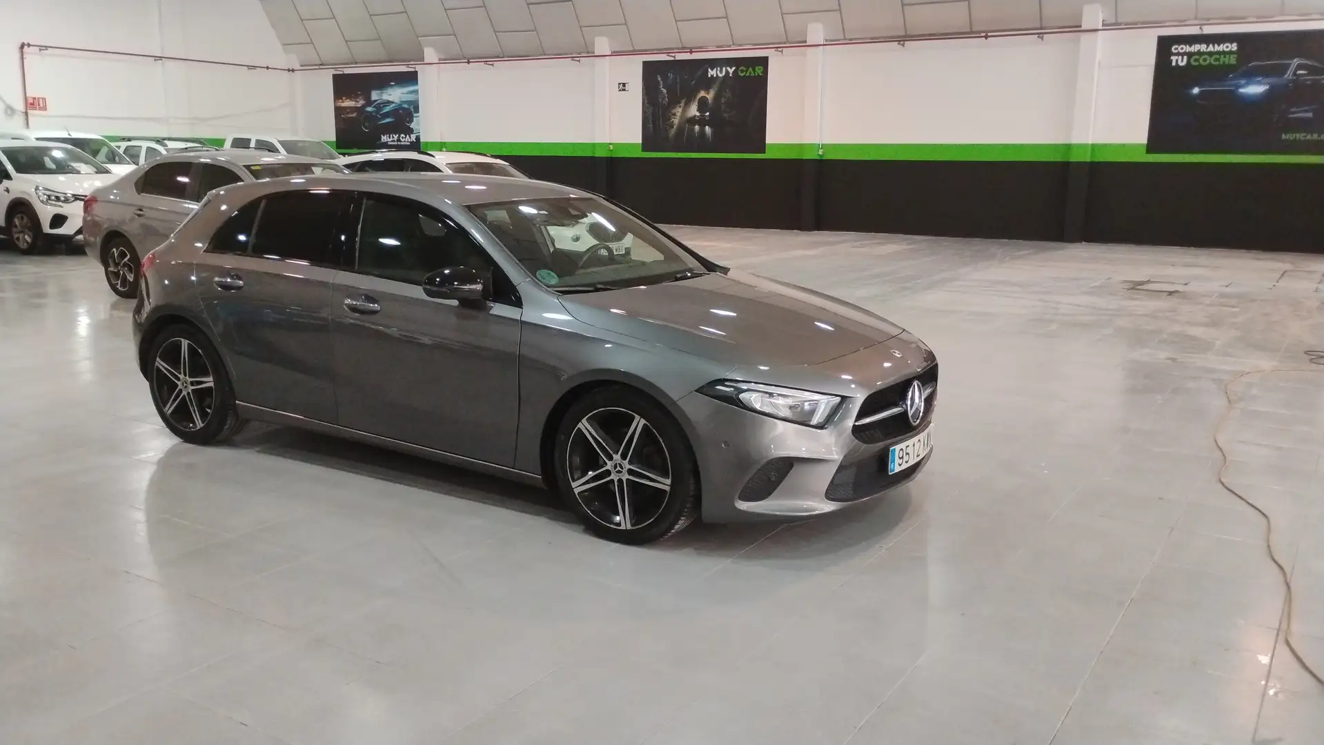 Mercedes-Benz A 180 180d 7G-DCT Gris - 1
