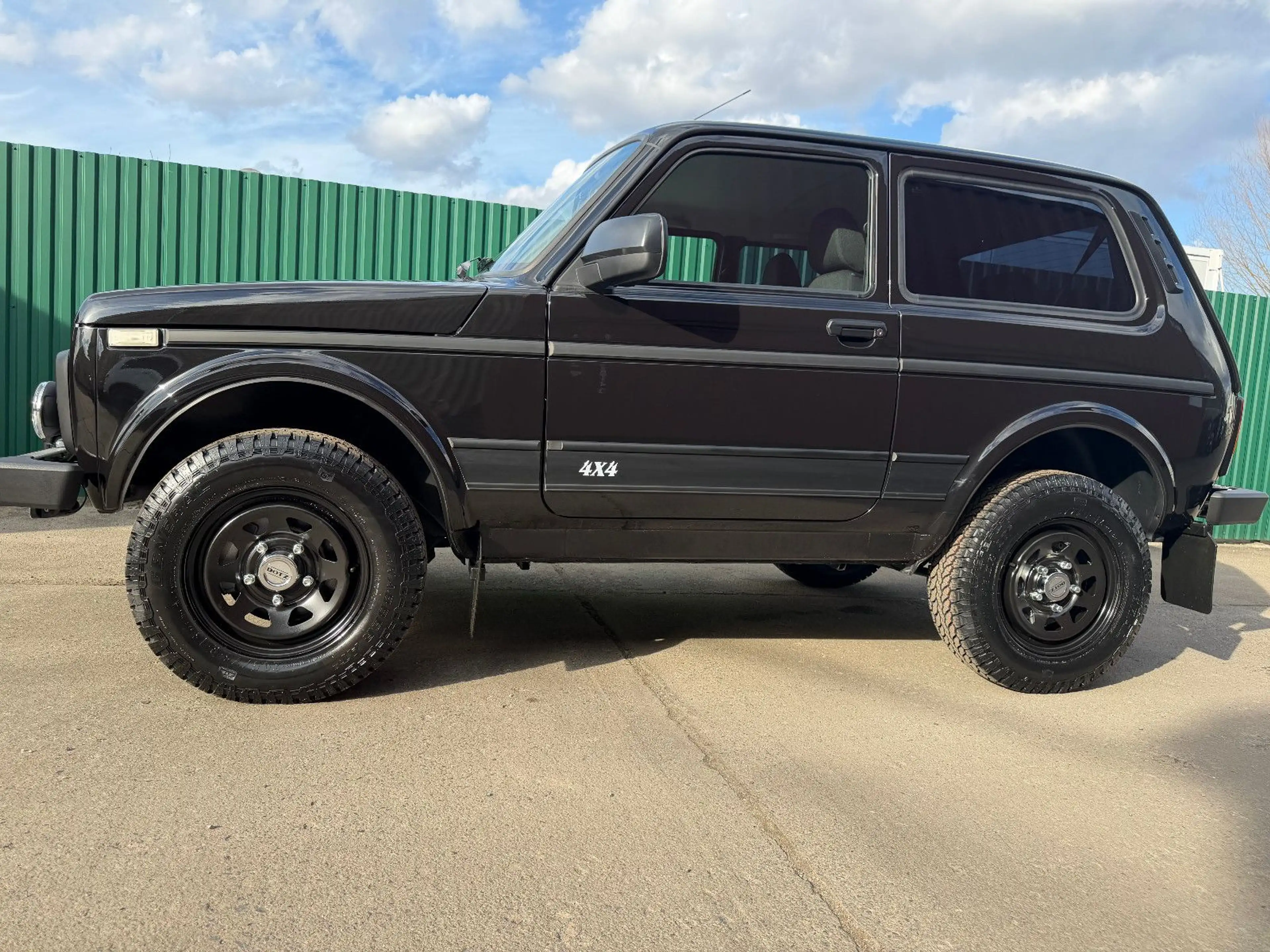 Lada Niva LEGEND "PREMIUM PLUS"! !NEUE VIP-AUSSTATT.! — photo 8