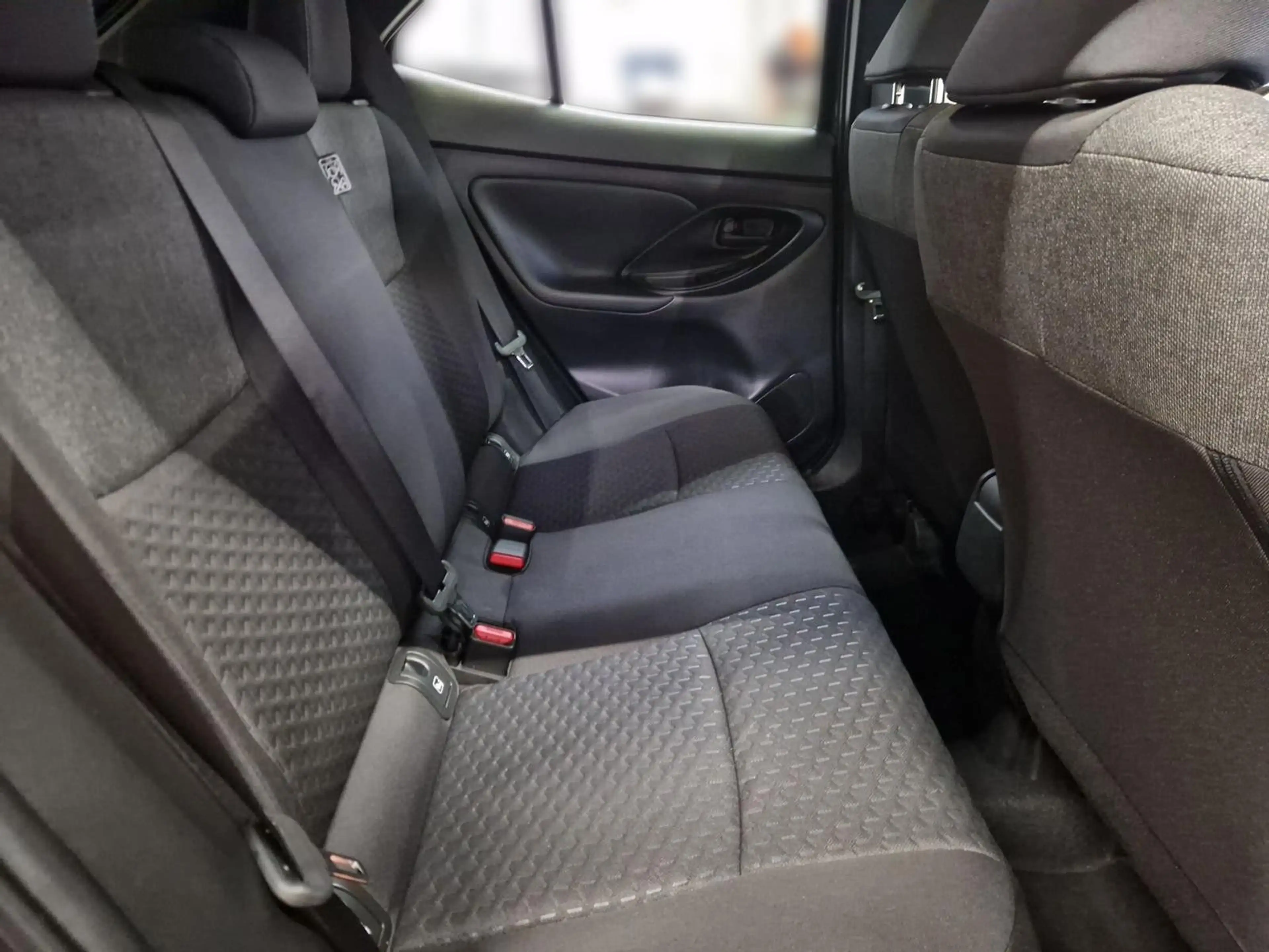 Toyota Yaris Cross Hybrid FWD Teamplayer +Safety- & Win — photo 13
