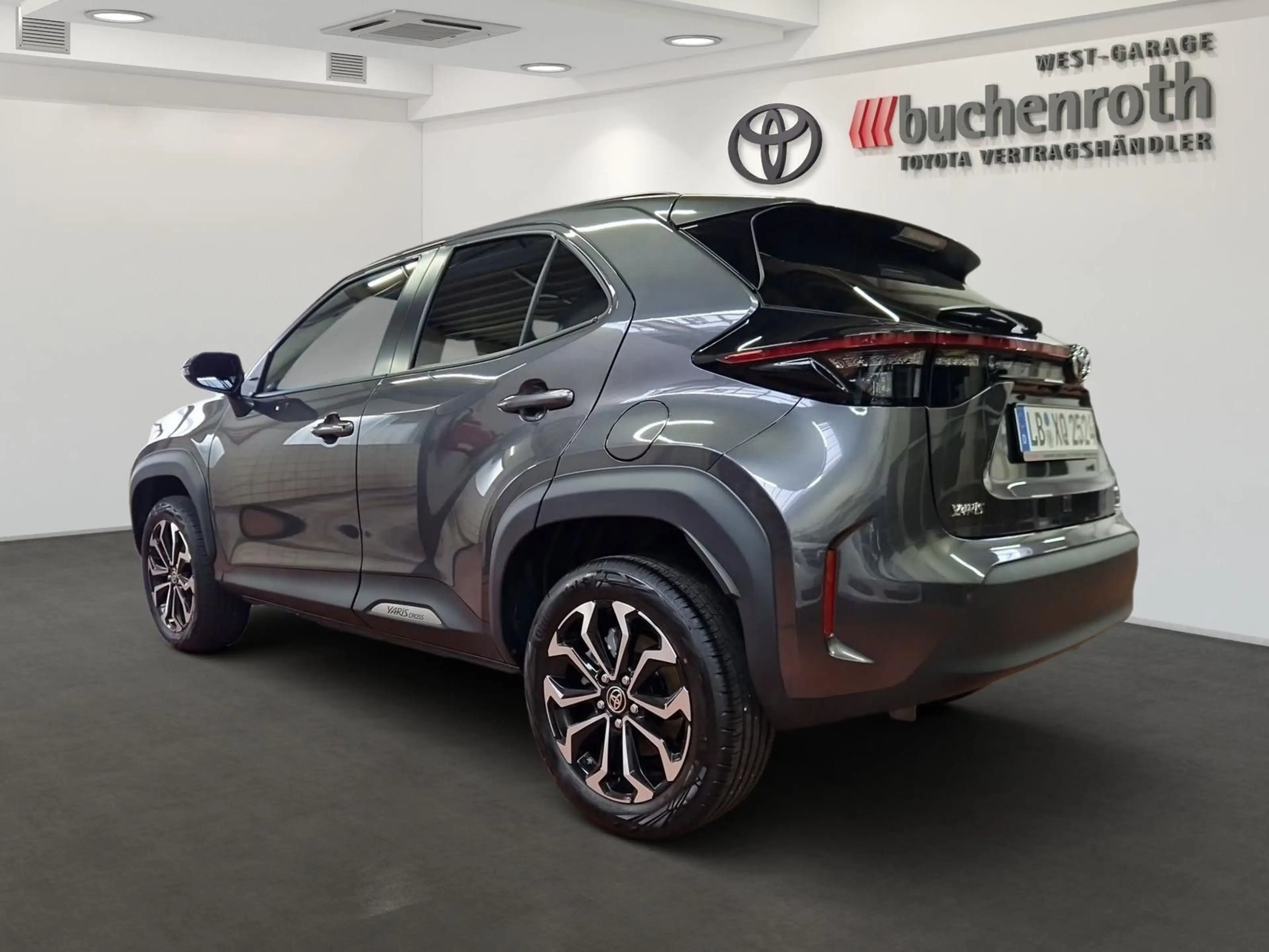 Toyota Yaris Cross Hybrid FWD Teamplayer +Safety- & Win — photo 7