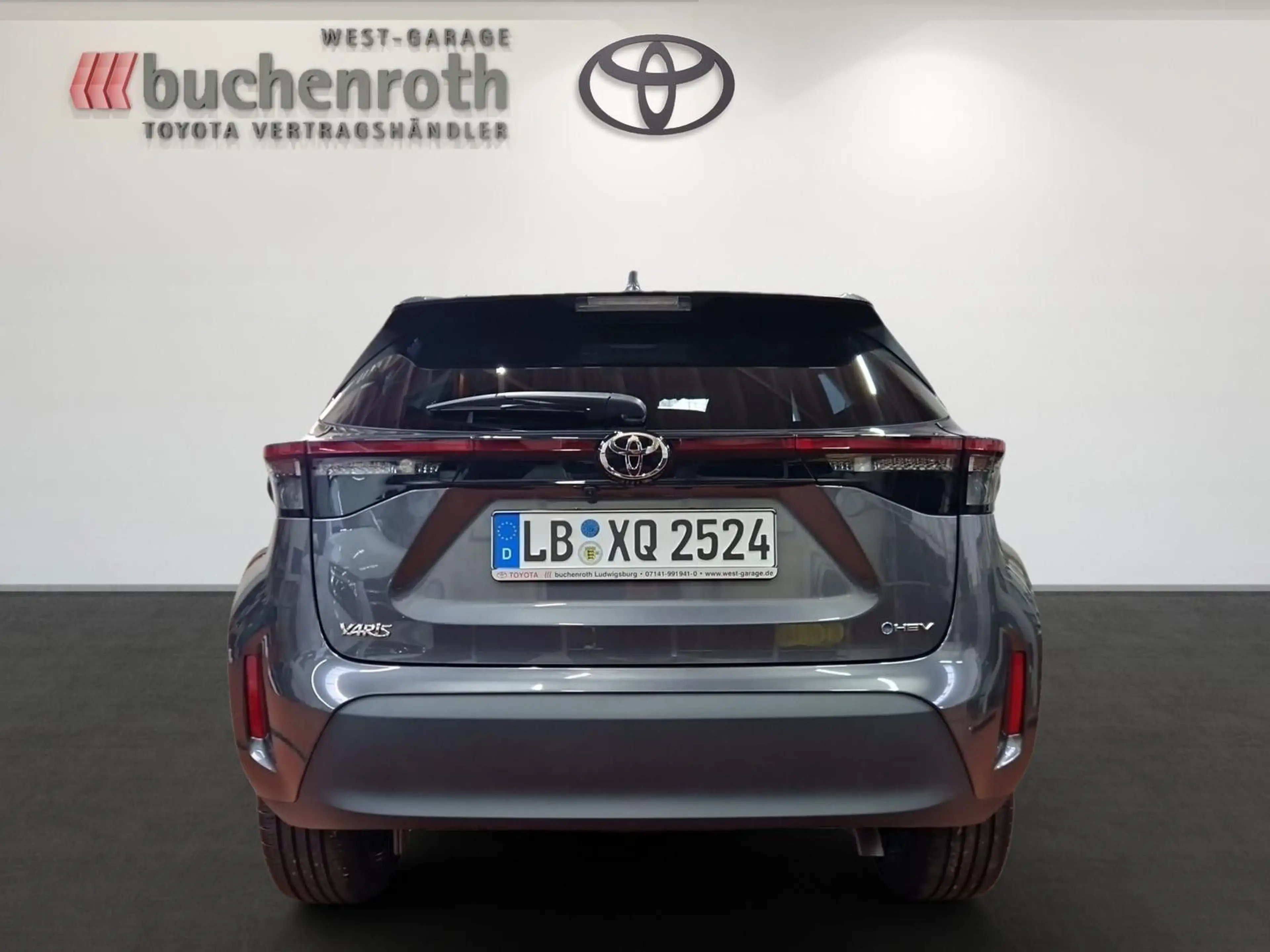 Toyota Yaris Cross Hybrid FWD Teamplayer +Safety- & Win — photo 6
