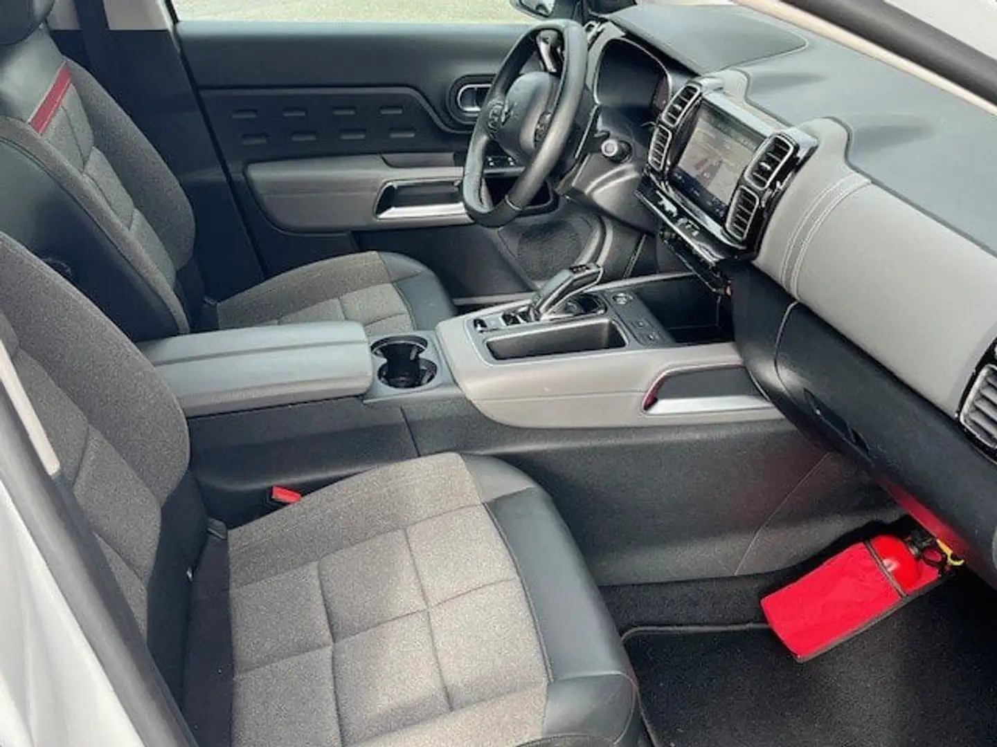 Citroen C5 Aircross *GPS*CAMERA*KEY LESS GO* 1.2 BENZ 130 PK EAT Wit - 2