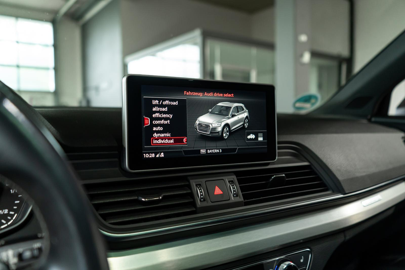 Audi SQ5 3.0 V6 TDI quattro AHK SHZ HUD B&O PANO STHZ — photo 15