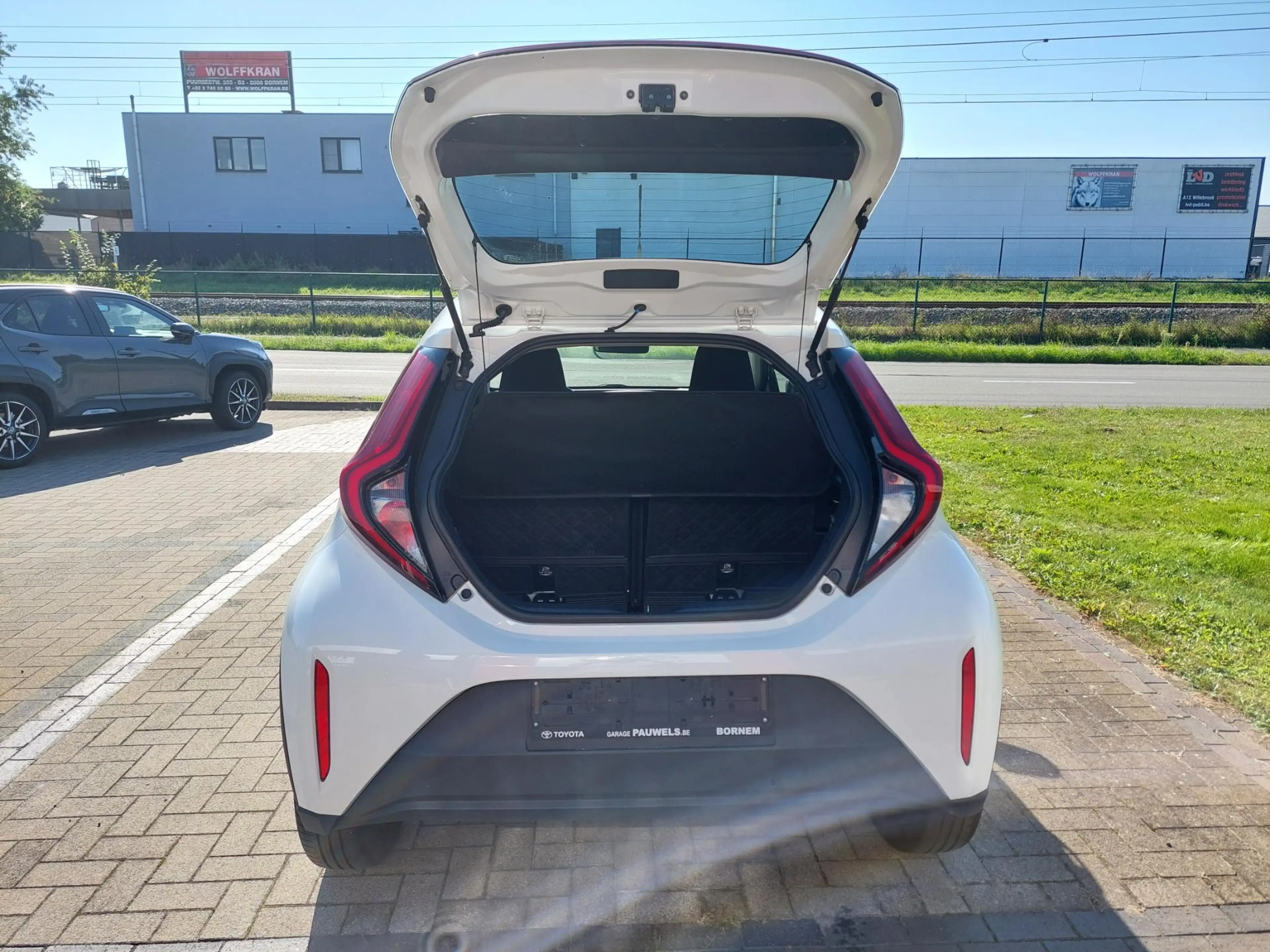 Toyota Aygo X 1.0 VVT-i Play CVT — photo 9