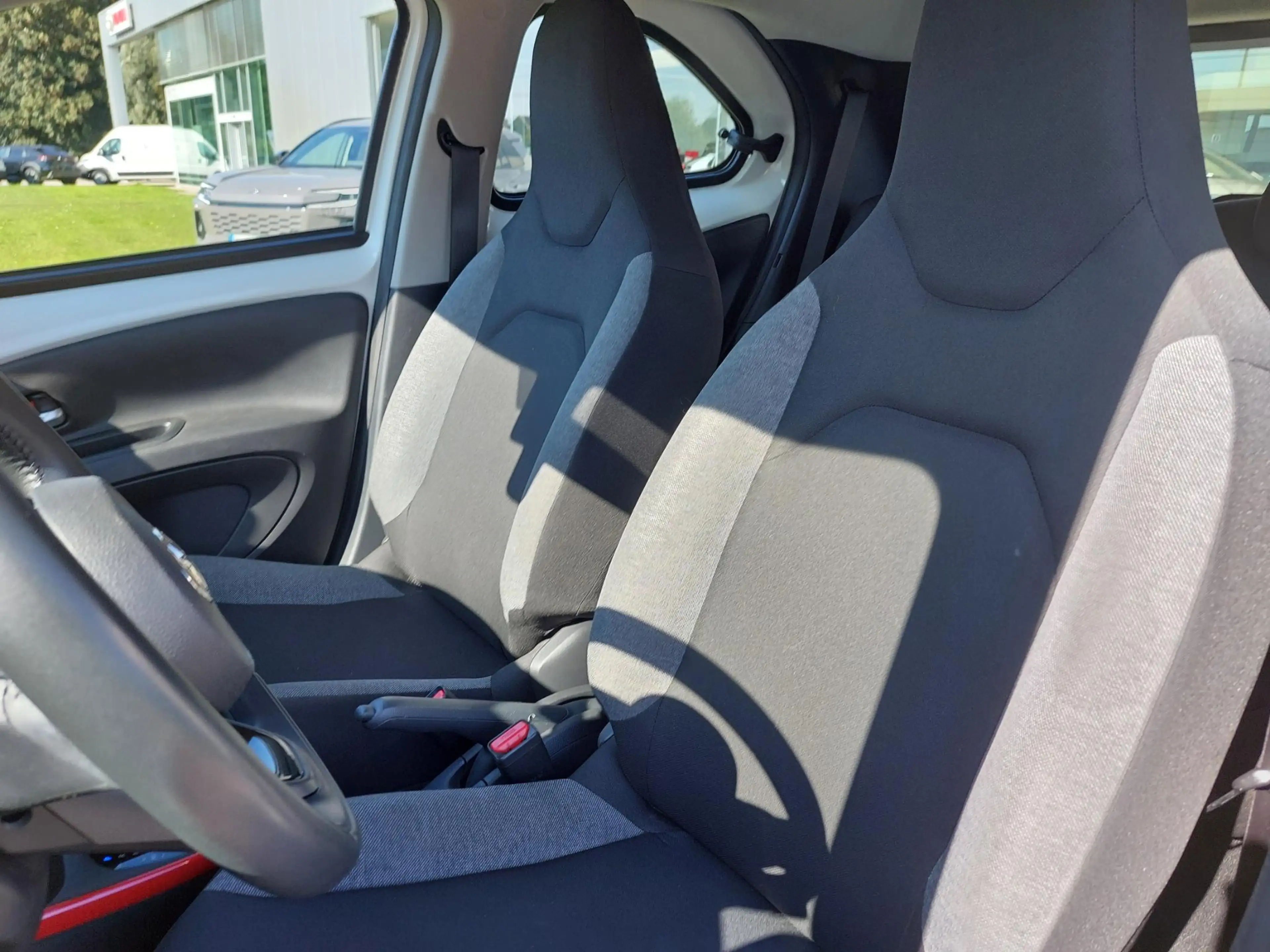 Toyota Aygo X 1.0 VVT-i Play CVT — photo 13