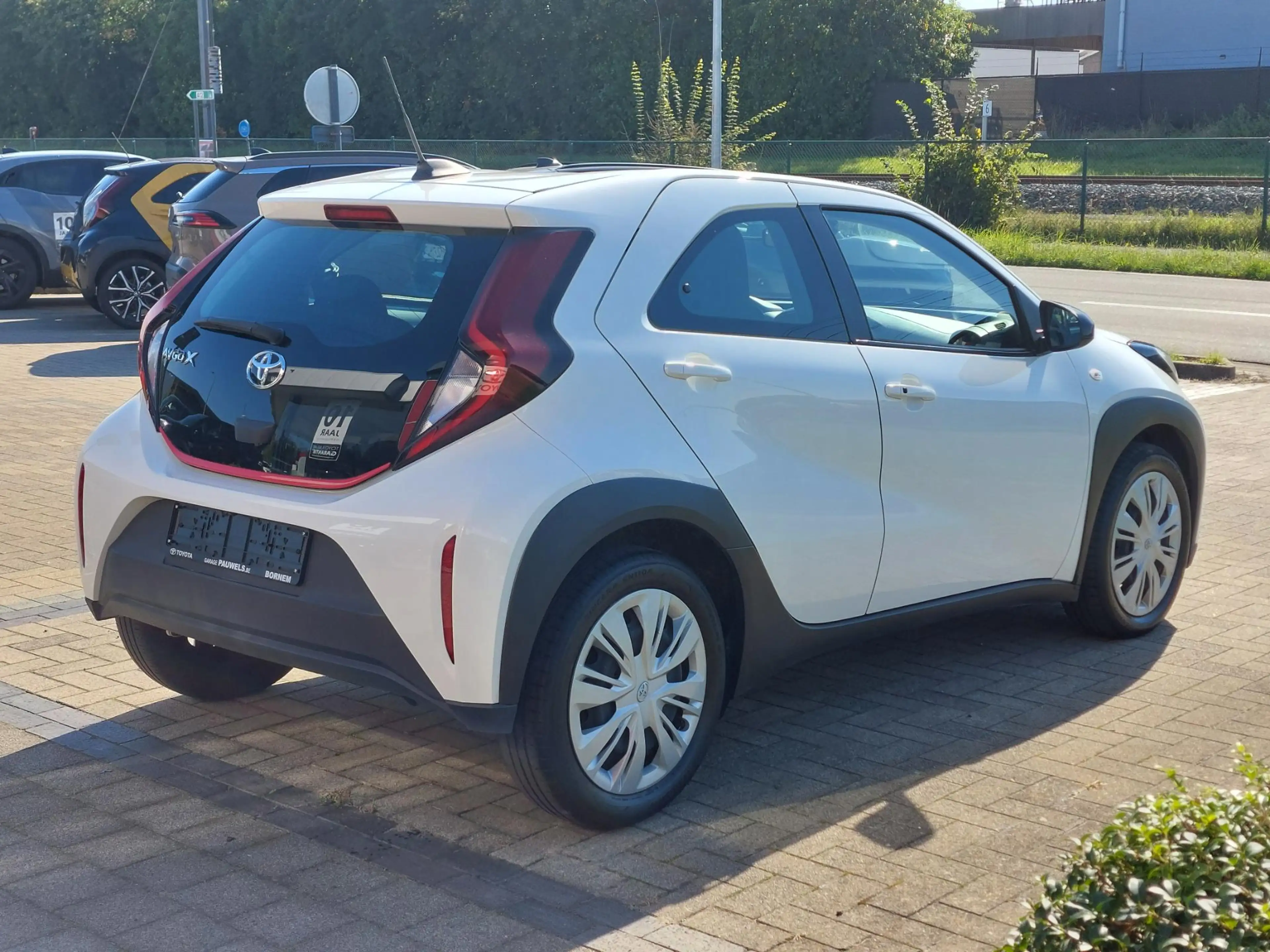 Toyota Aygo X 1.0 VVT-i Play CVT — photo 2
