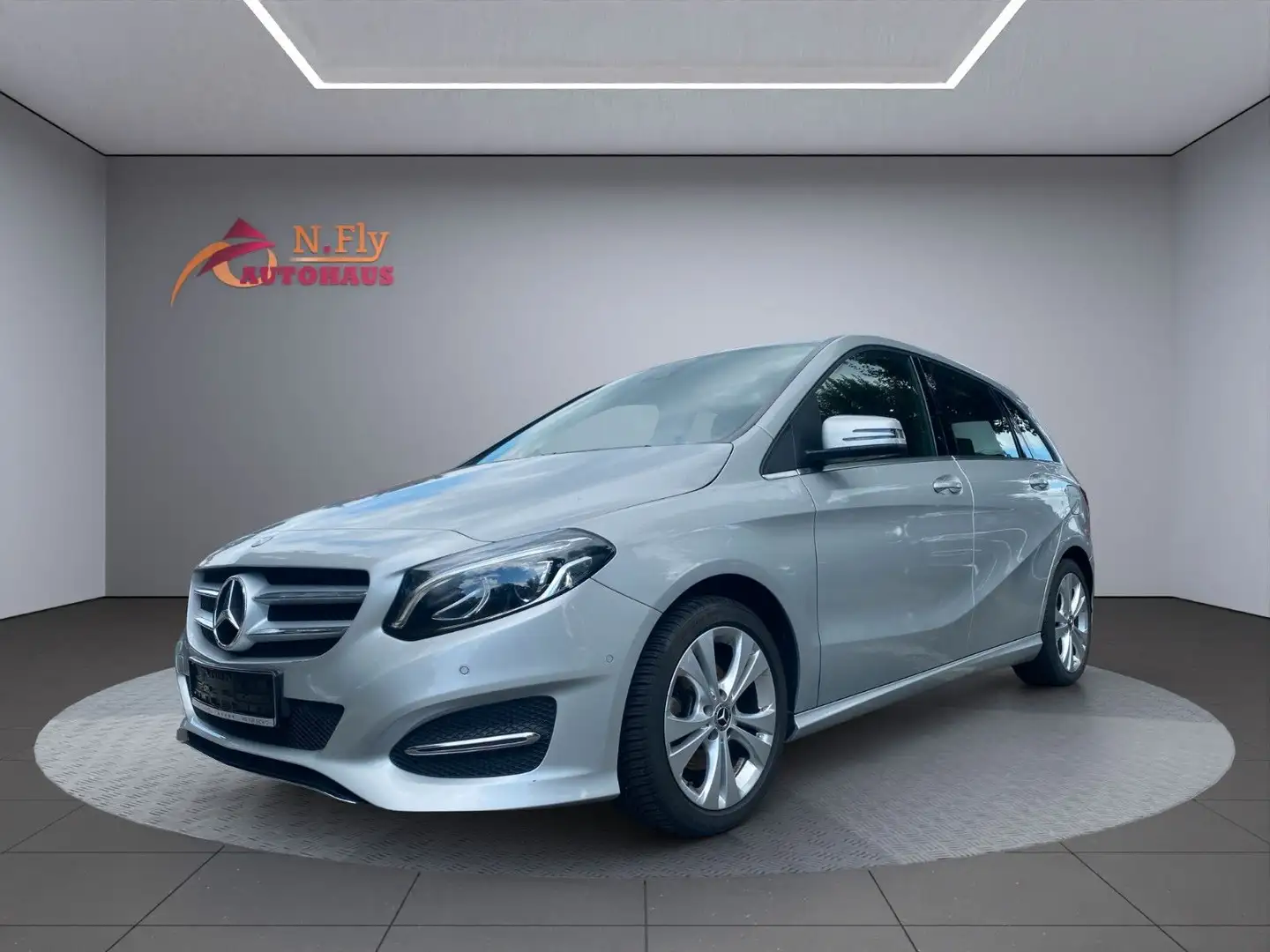 Mercedes-Benz B 200 B -Klasse B 200 Urban Style Edition*AHK*SH Argent - 1