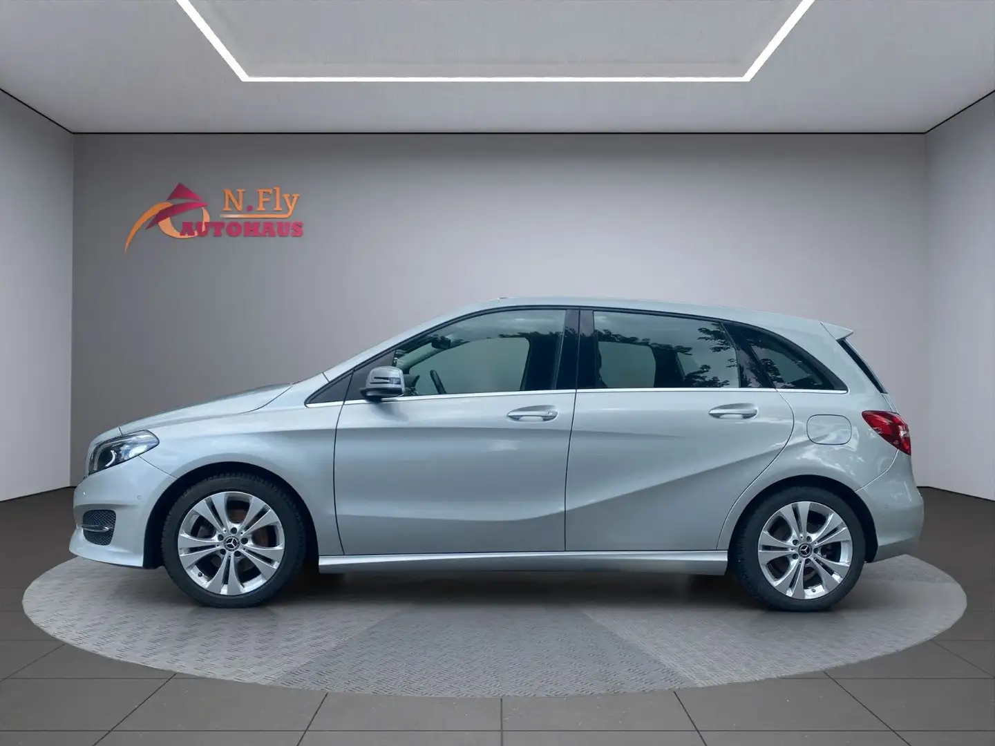 Mercedes-Benz B 200 B -Klasse B 200 Urban Style Edition*AHK*SH Argent - 2