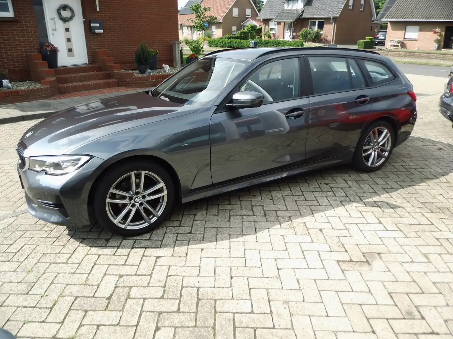 BMW 318 318 d Advantage Grau - 2