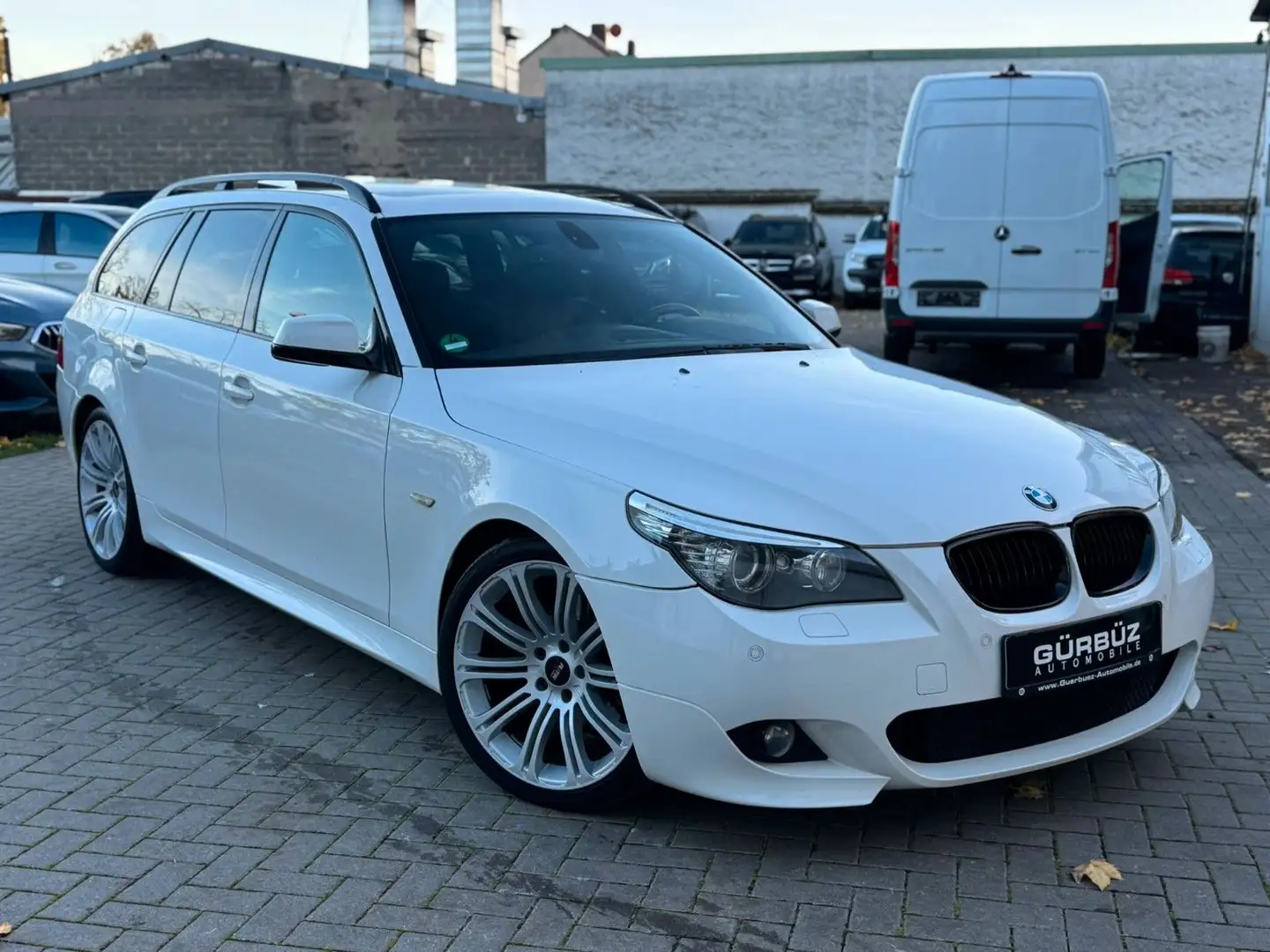 BMW 525 d Edition Sport*M*AHK*Pano*Leder*Hud*Softclo* Blanc - 1
