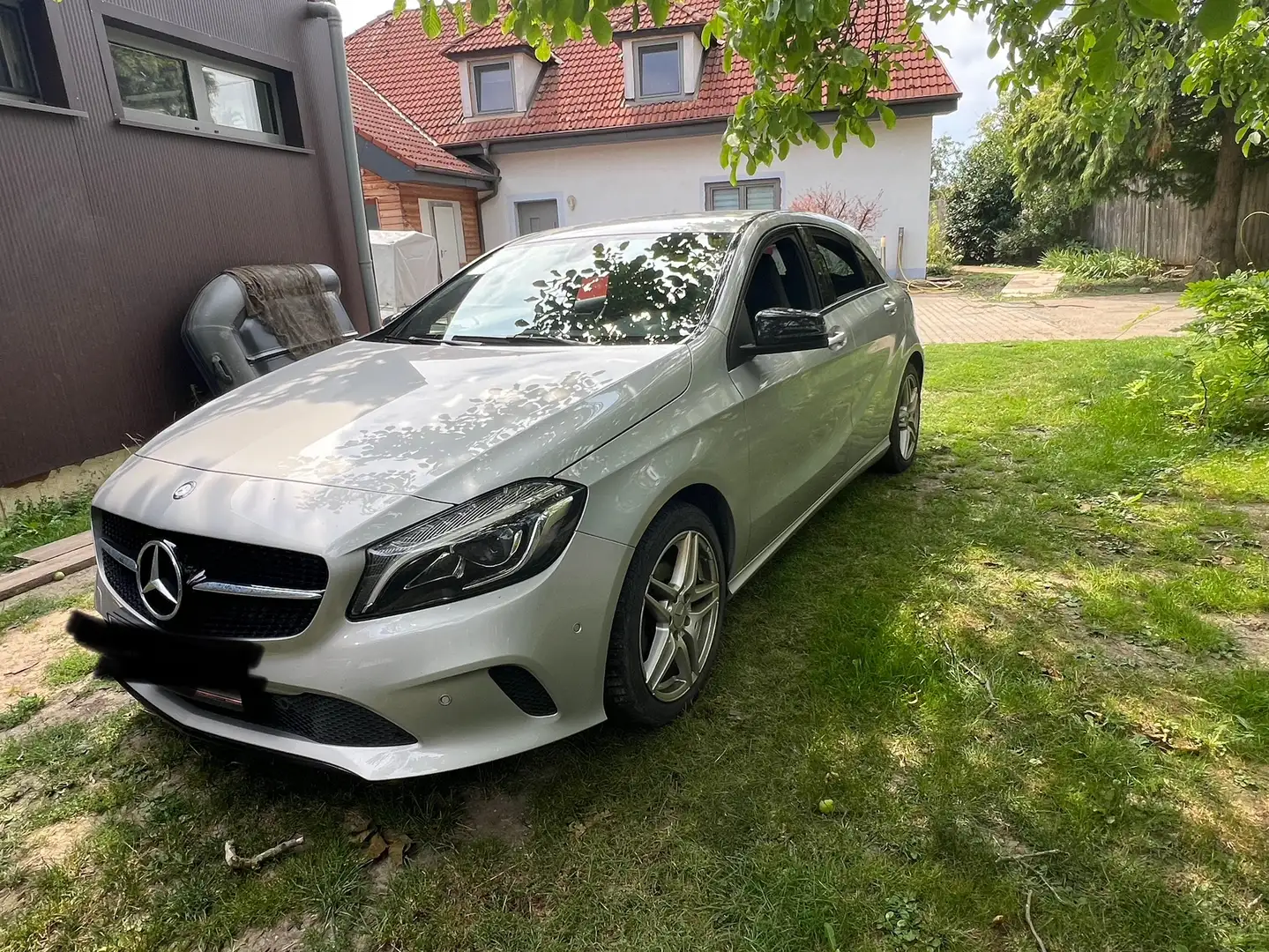 Mercedes-Benz A 180 A 180 d Silber - 2
